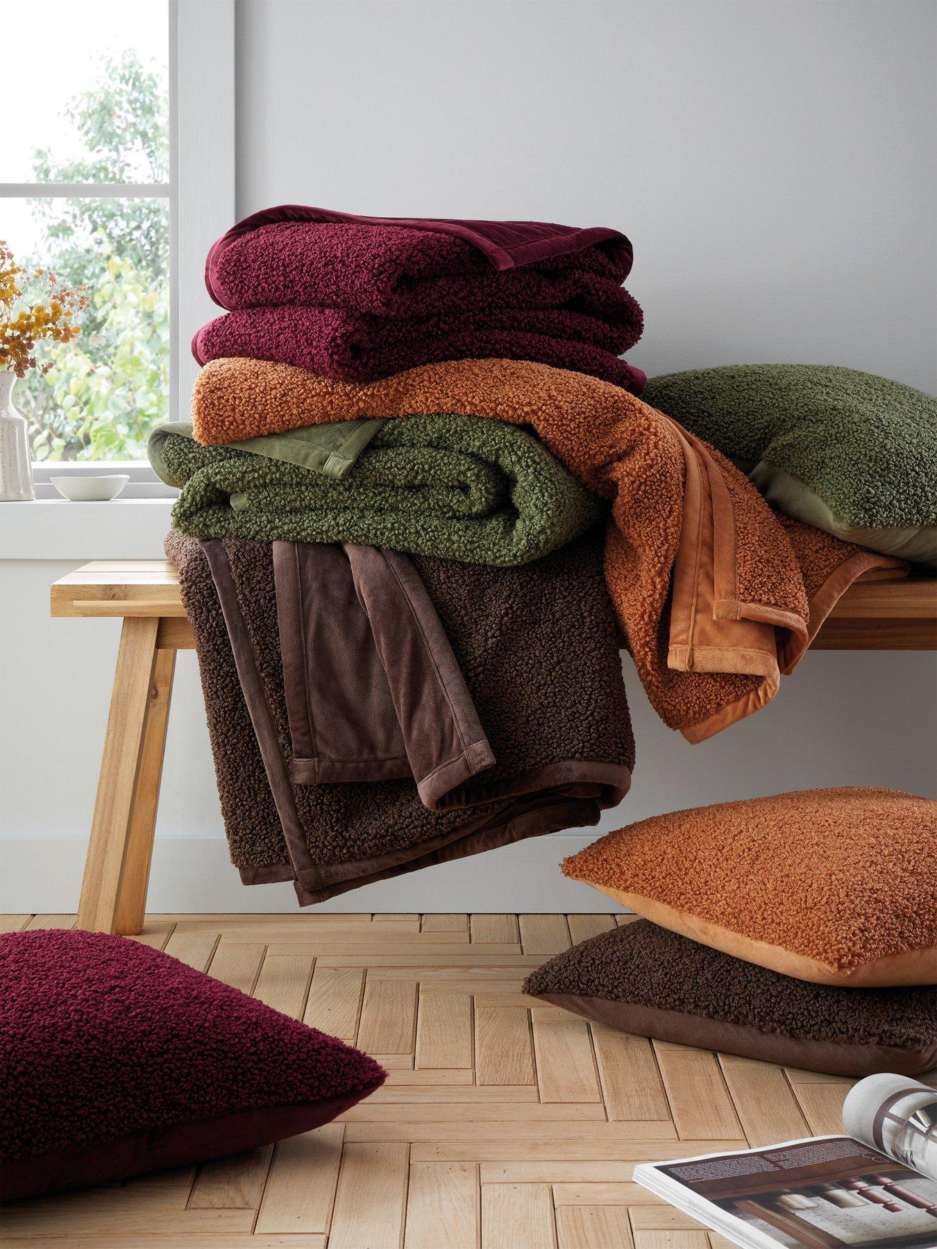  image of catherine-lansfield-so-soft-velvet-boucle-throw