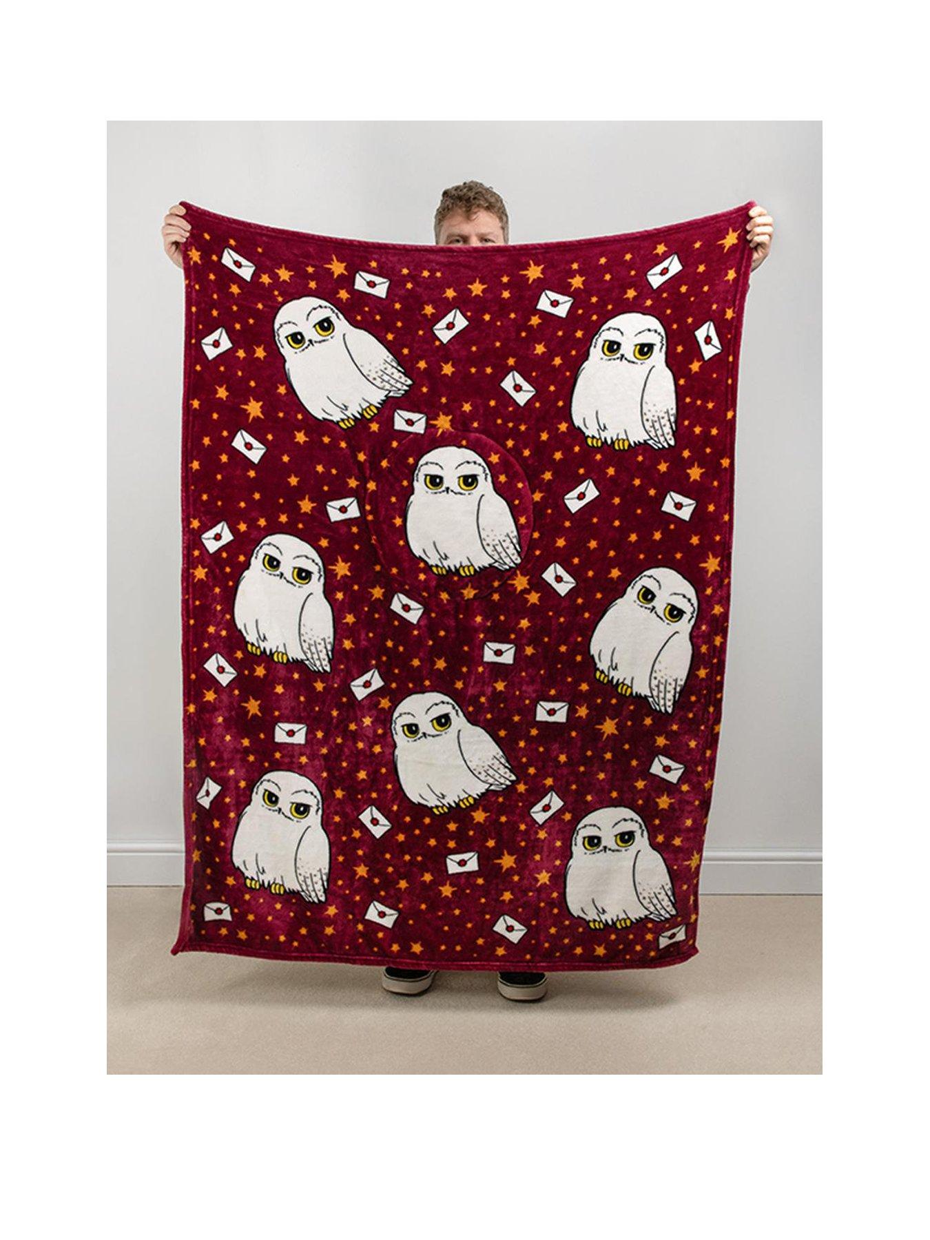 harry-potter-hedwig-cushion-blanket