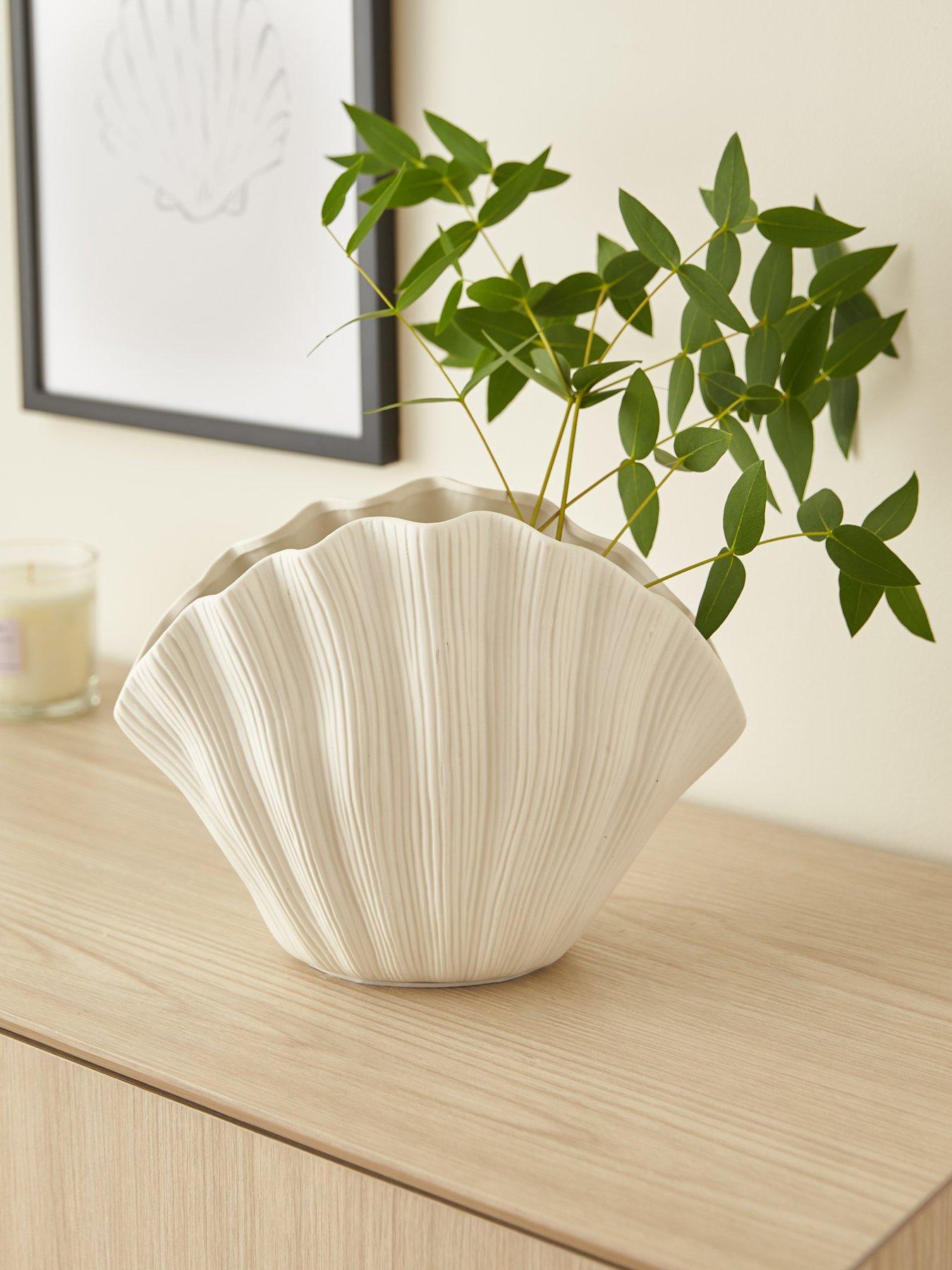 front image of very-home-shell-vase