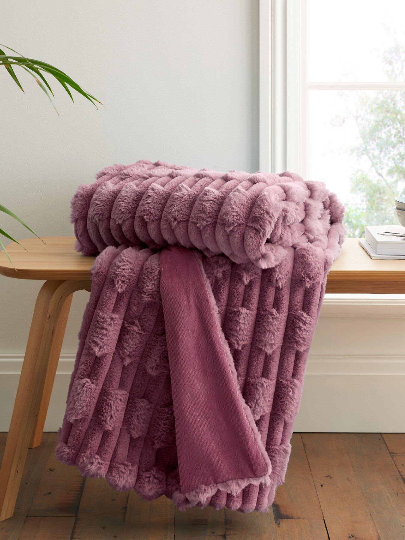 Bianca Carved Faux Fur Cosy Throw in Pink 150x200cm