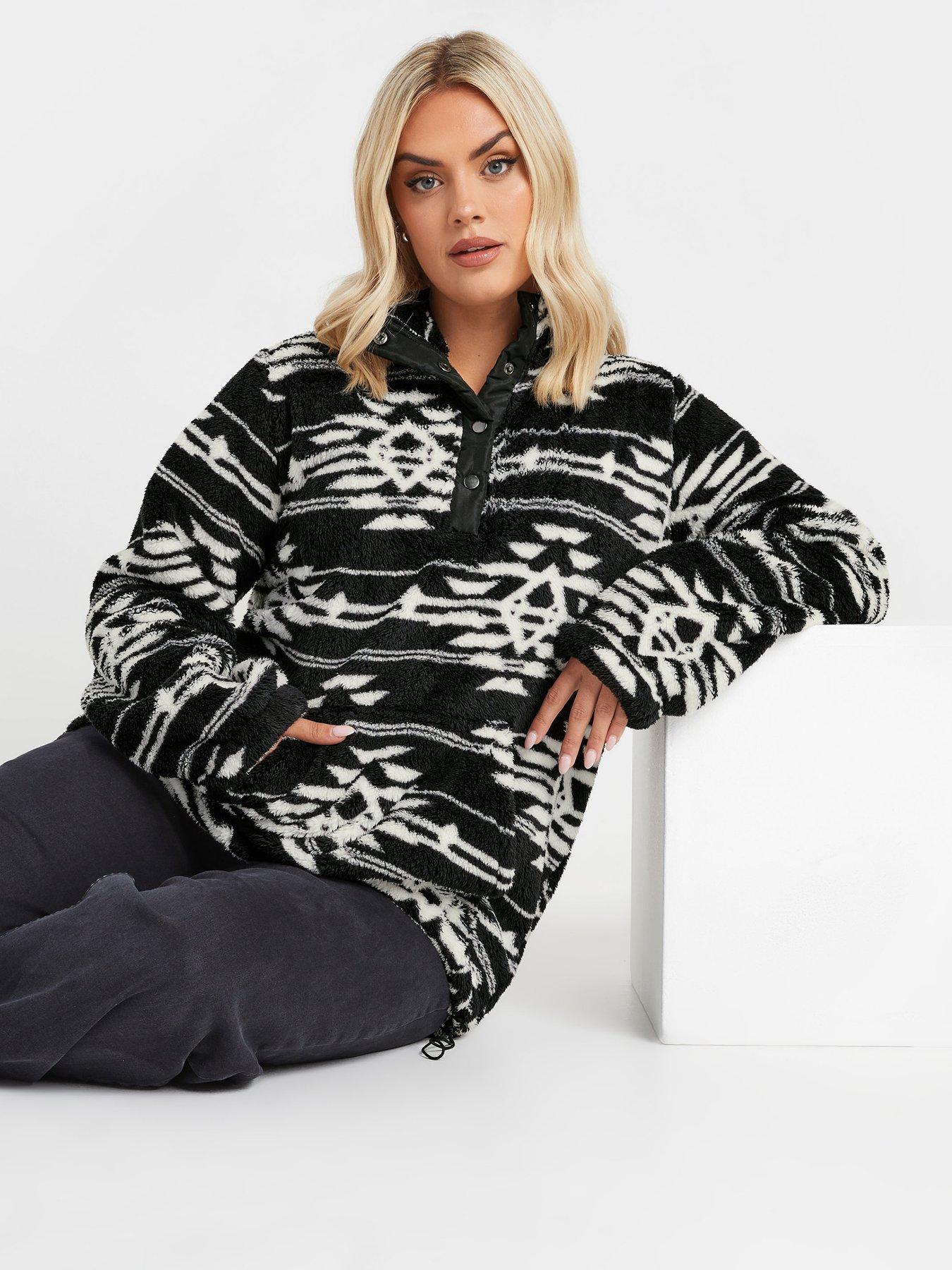 undefined Curve Feather Fleece Print Jacket - Black