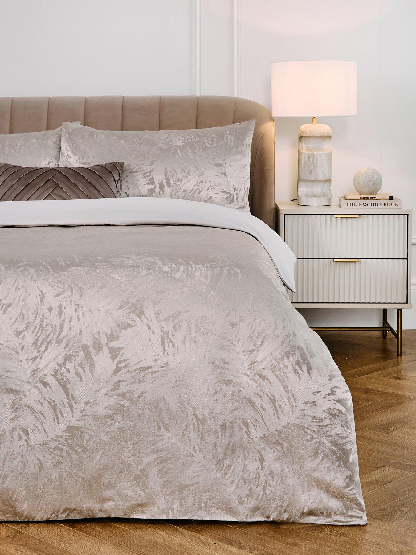 The Very Collection Luxe Palm Leaf Jacquard Duvet Cover Set
