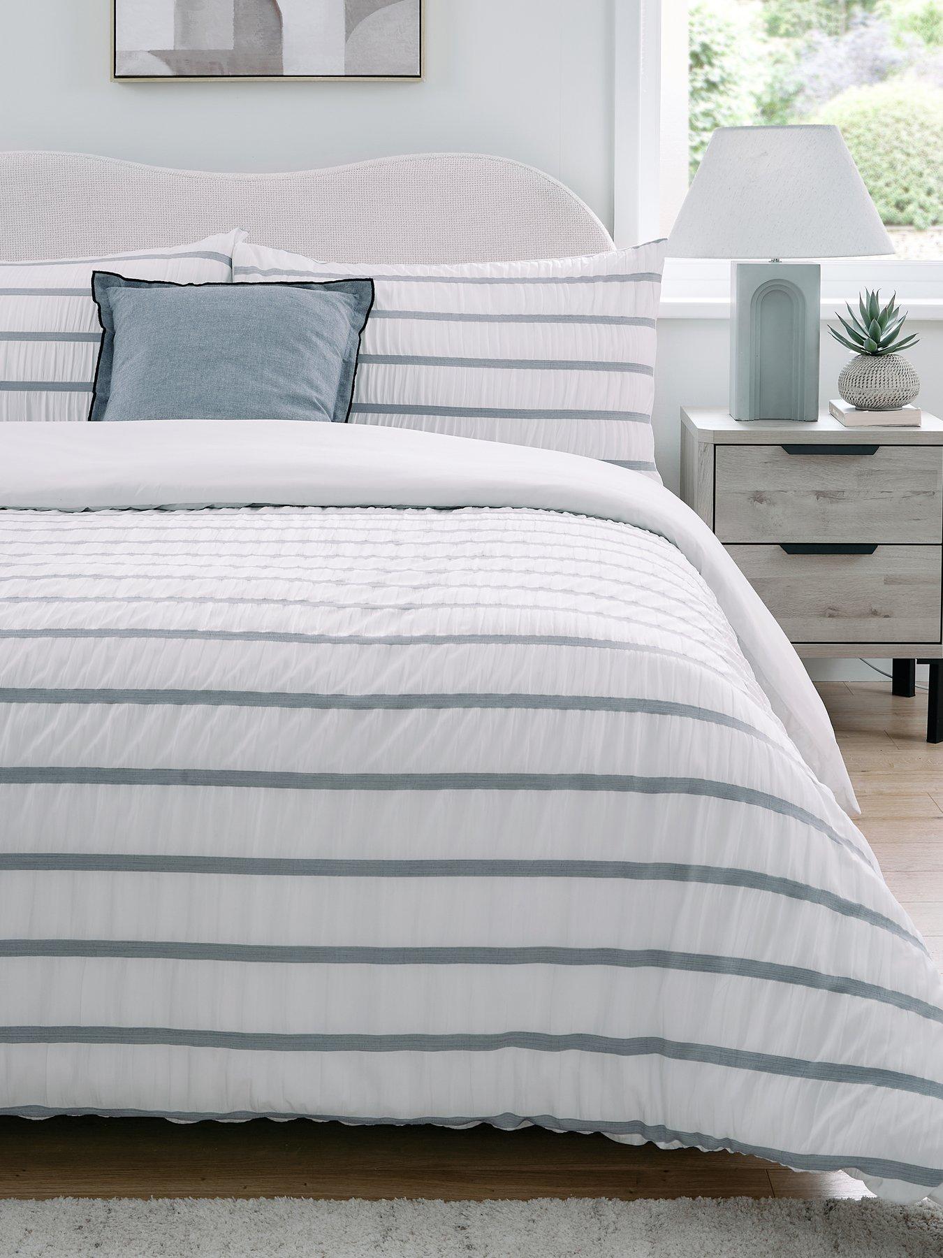 The Very Collection Coastal Seersucker Duvet Cover Set