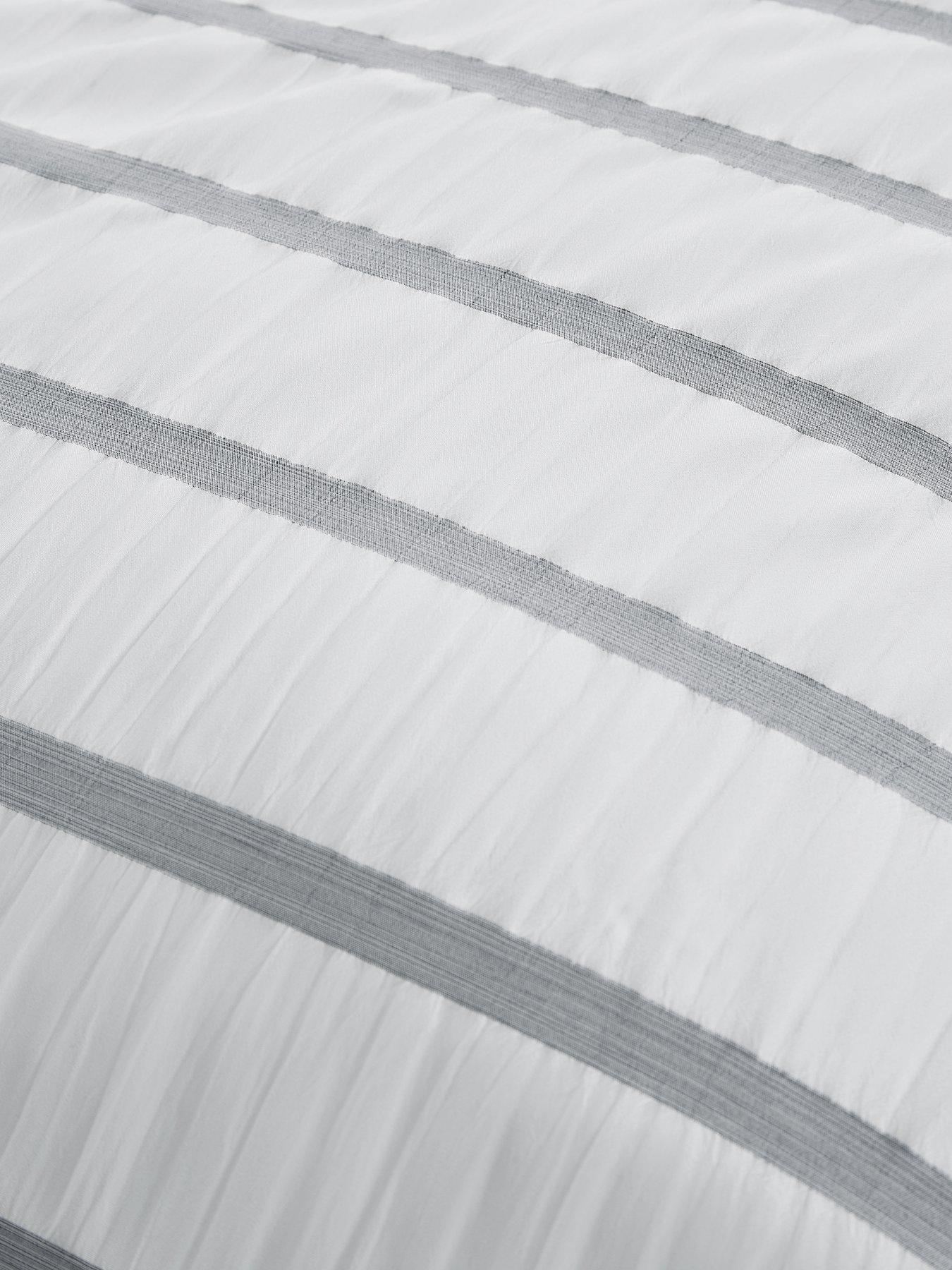 Image 5 of 5 of Very Home Coastal Seersucker Duvet Cover Set