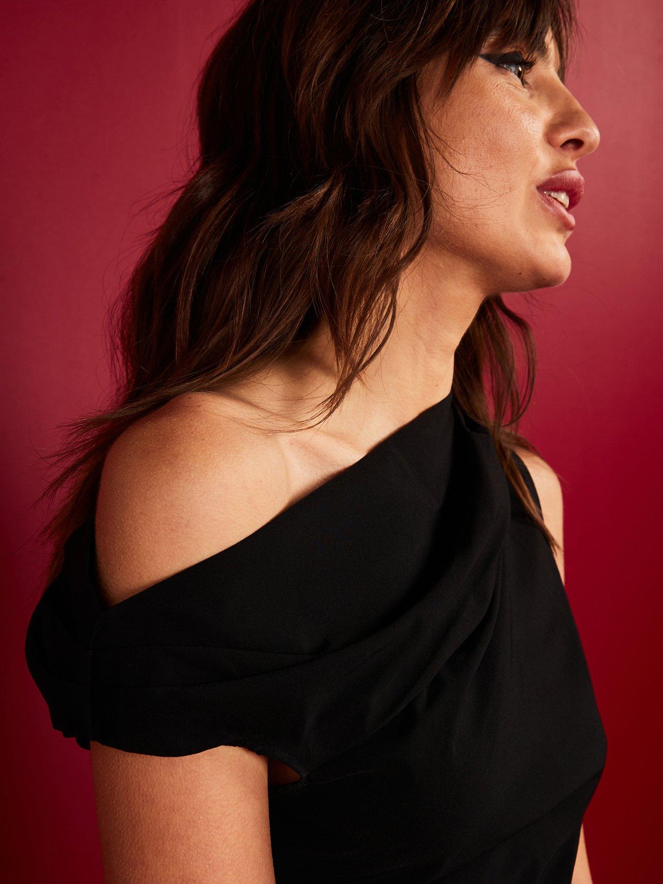 Image 3 of 5 of Mango Asymmetrical&nbsp;Shoulder Ruched Top - Black