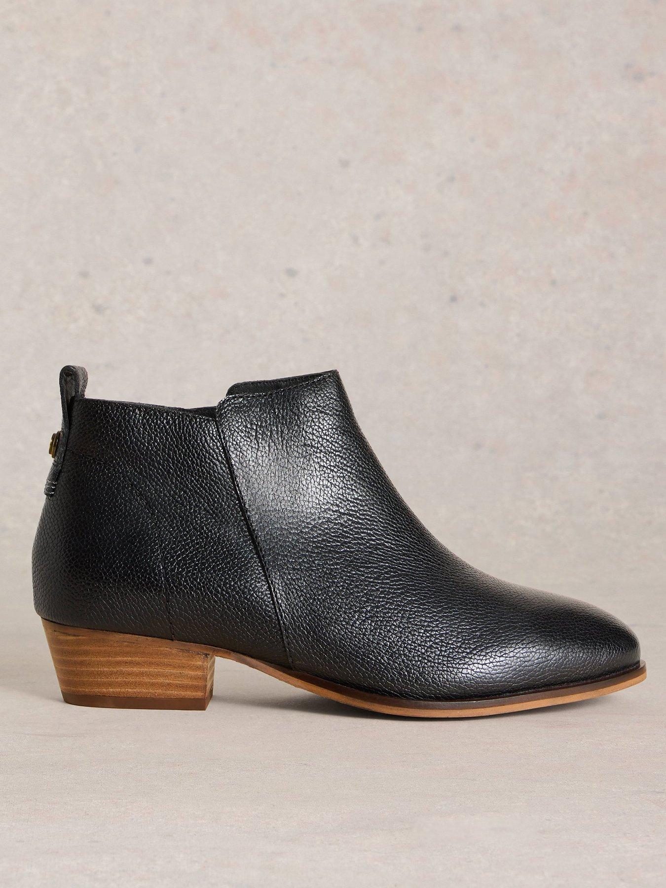 undefined Willow Leather Ankle Boot - Black