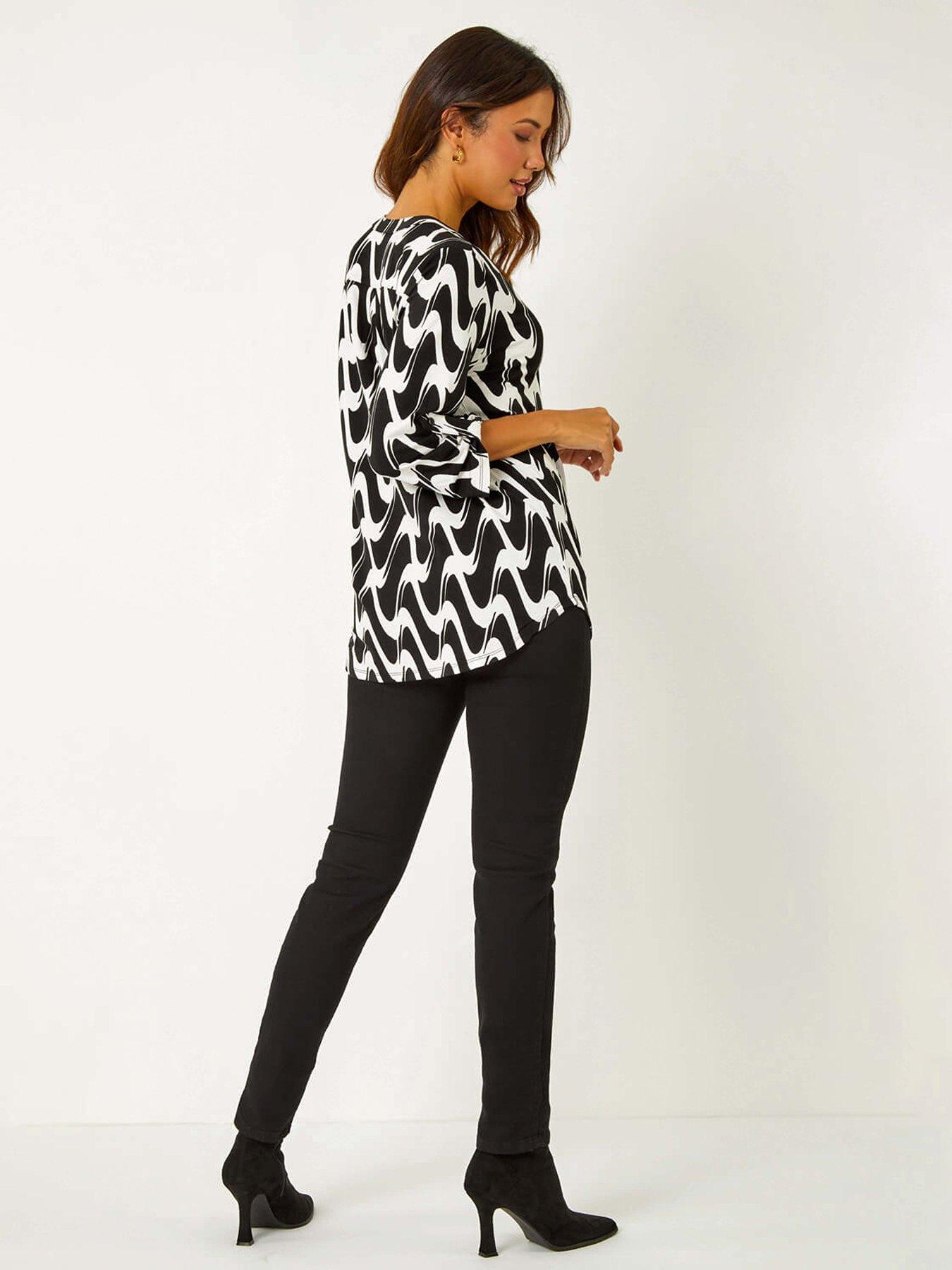 Image 2 of 5 of Roman Geometric Print V-neck Stretch Blouse - Black