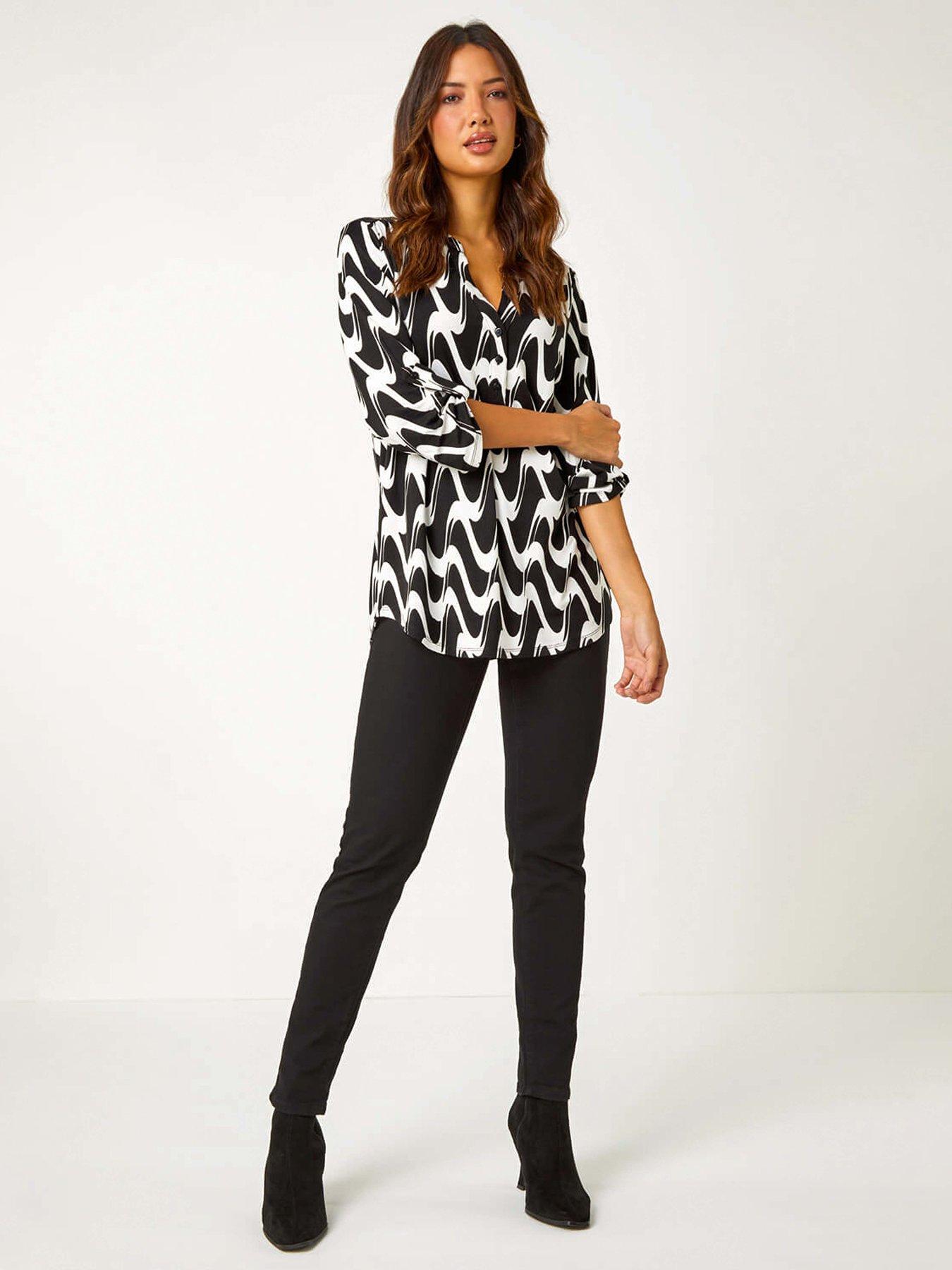 Image 3 of 5 of Roman Geometric Print V-neck Stretch Blouse - Black