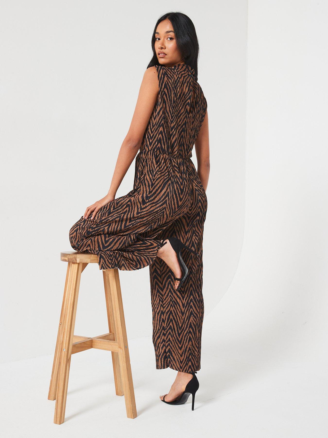 Image 4 of 5 of Vero Moda Printed Plisse Jumpsuit - Multi