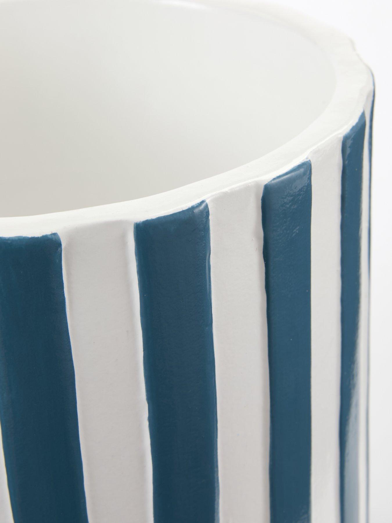 Image 3 of 4 of The Very Collection Striped Pot -&nbsp;20cm