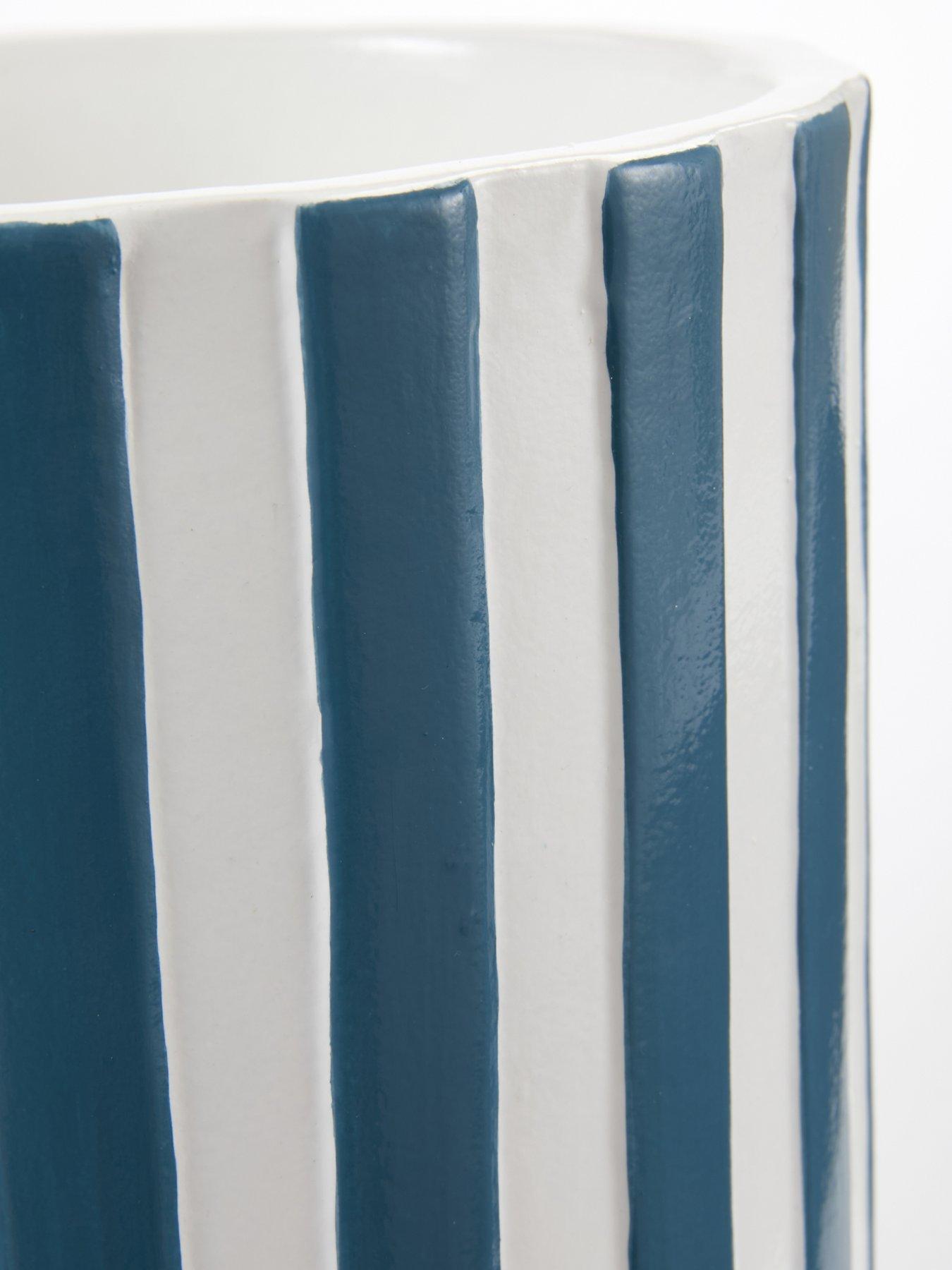  image of the-very-collection-striped-pot--nbsp20cm