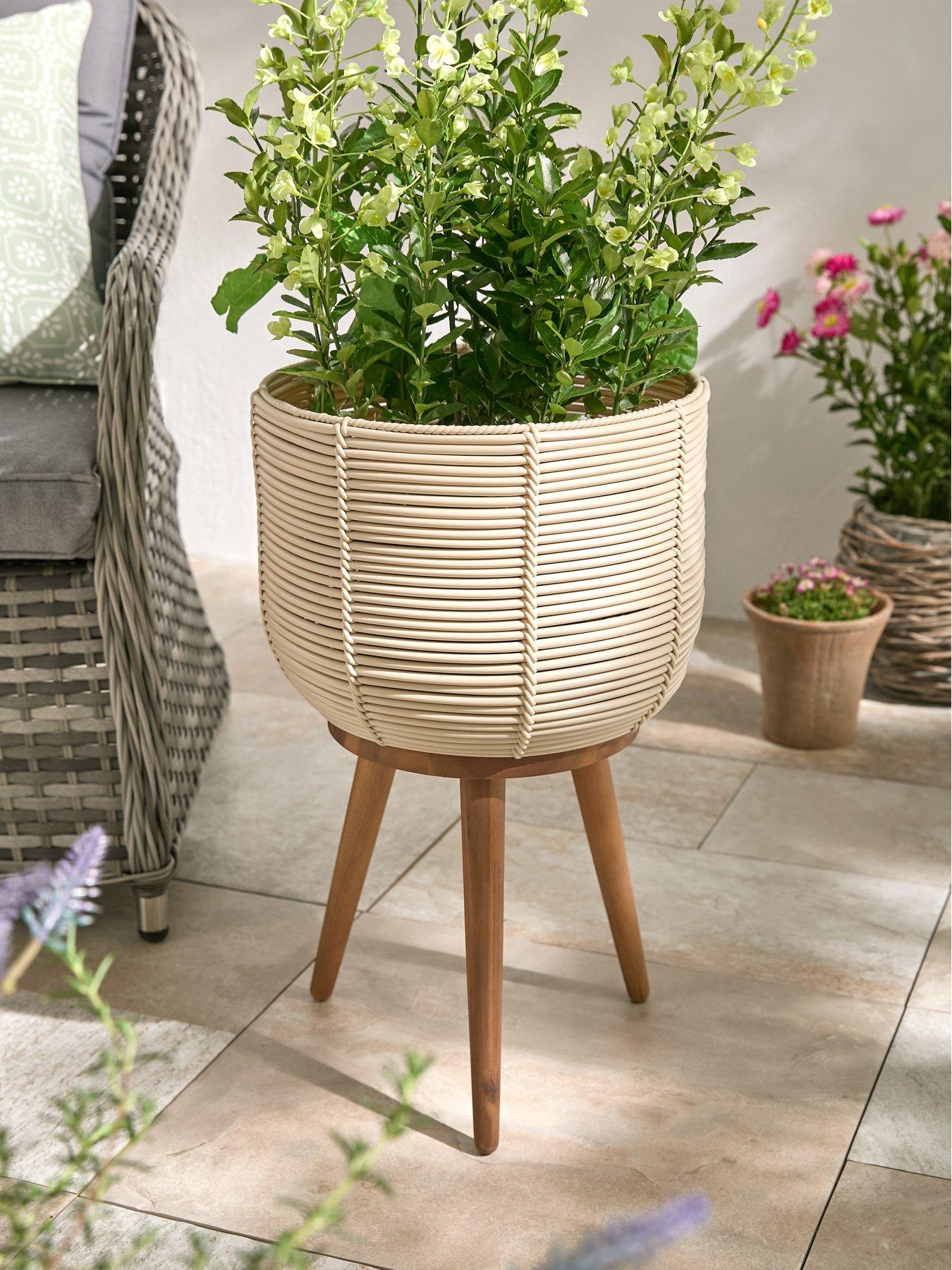 very-home-poly-rattan-planter
