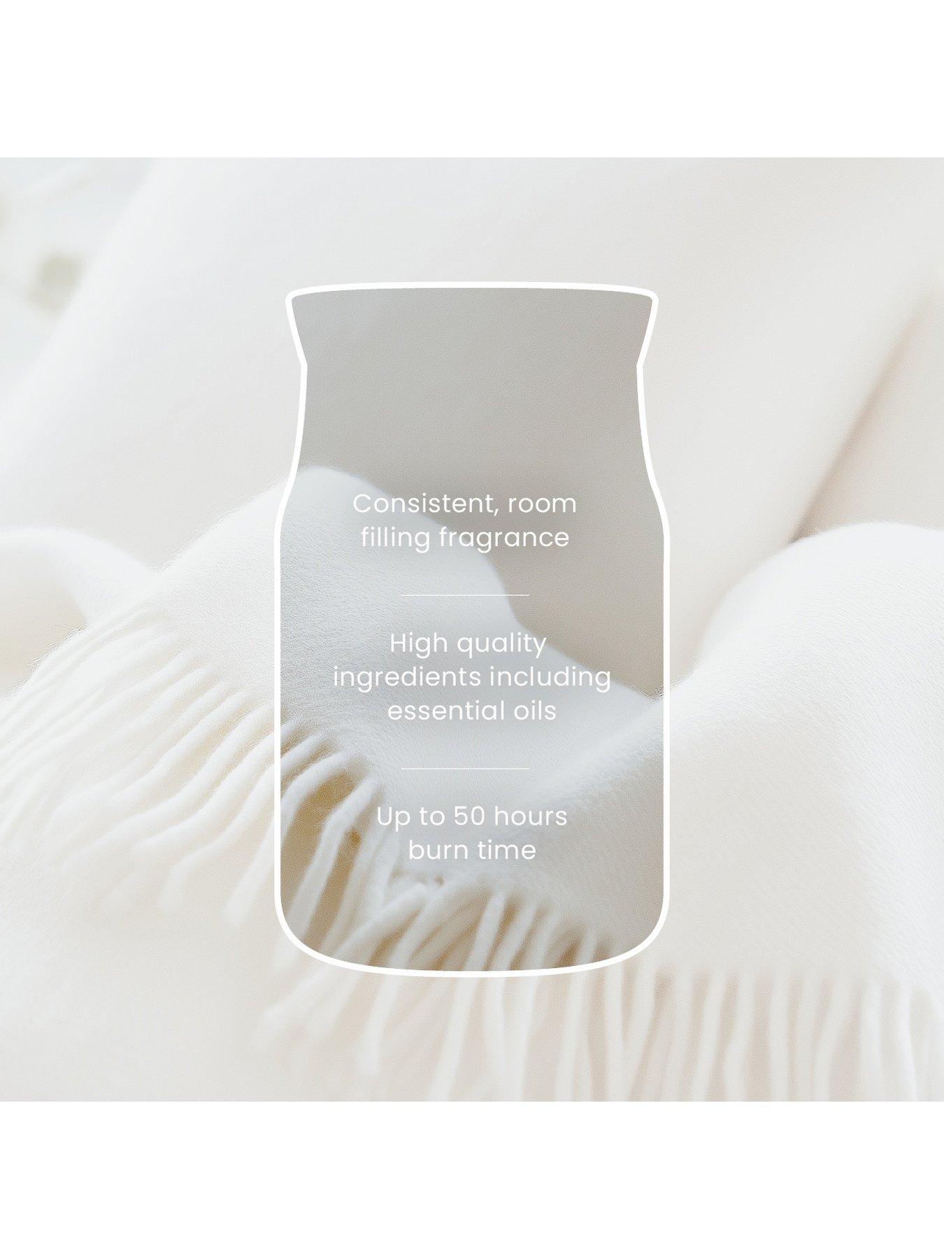 Image 3 of 6 of Yankee Candle Signature Collection Large Jar Candle &ndash; Soft Blanket