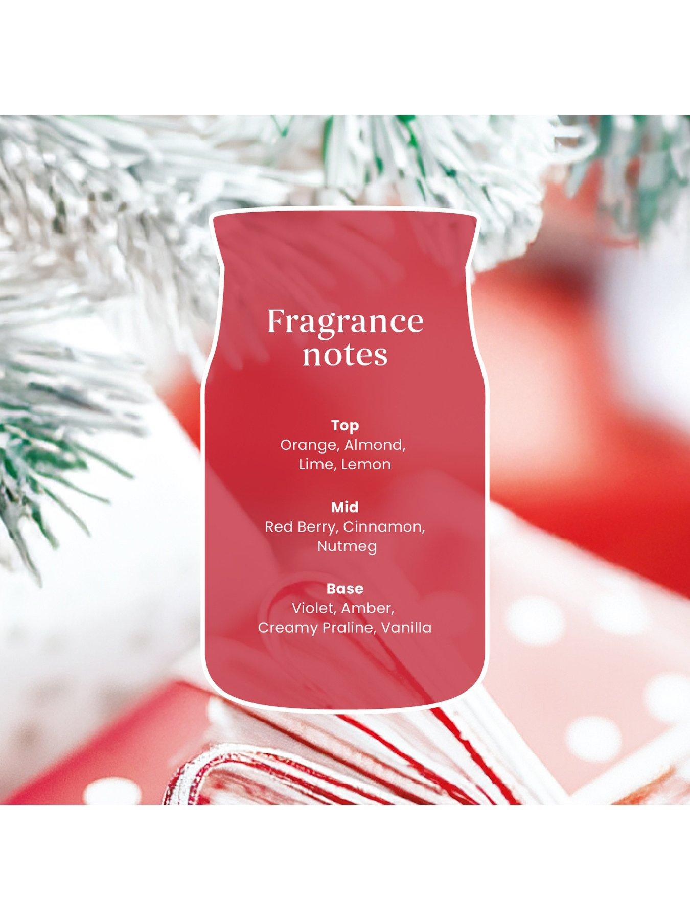 Image 2 of 2 of Yankee Candle Christmas Eve Signature Medium Jar Candle