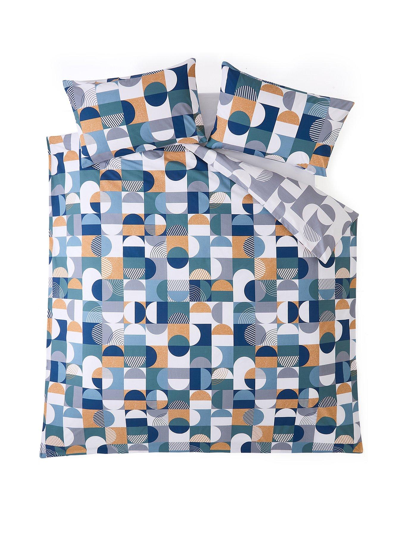 stillFront image of the-very-collection-geo-print-duvet-cover-set