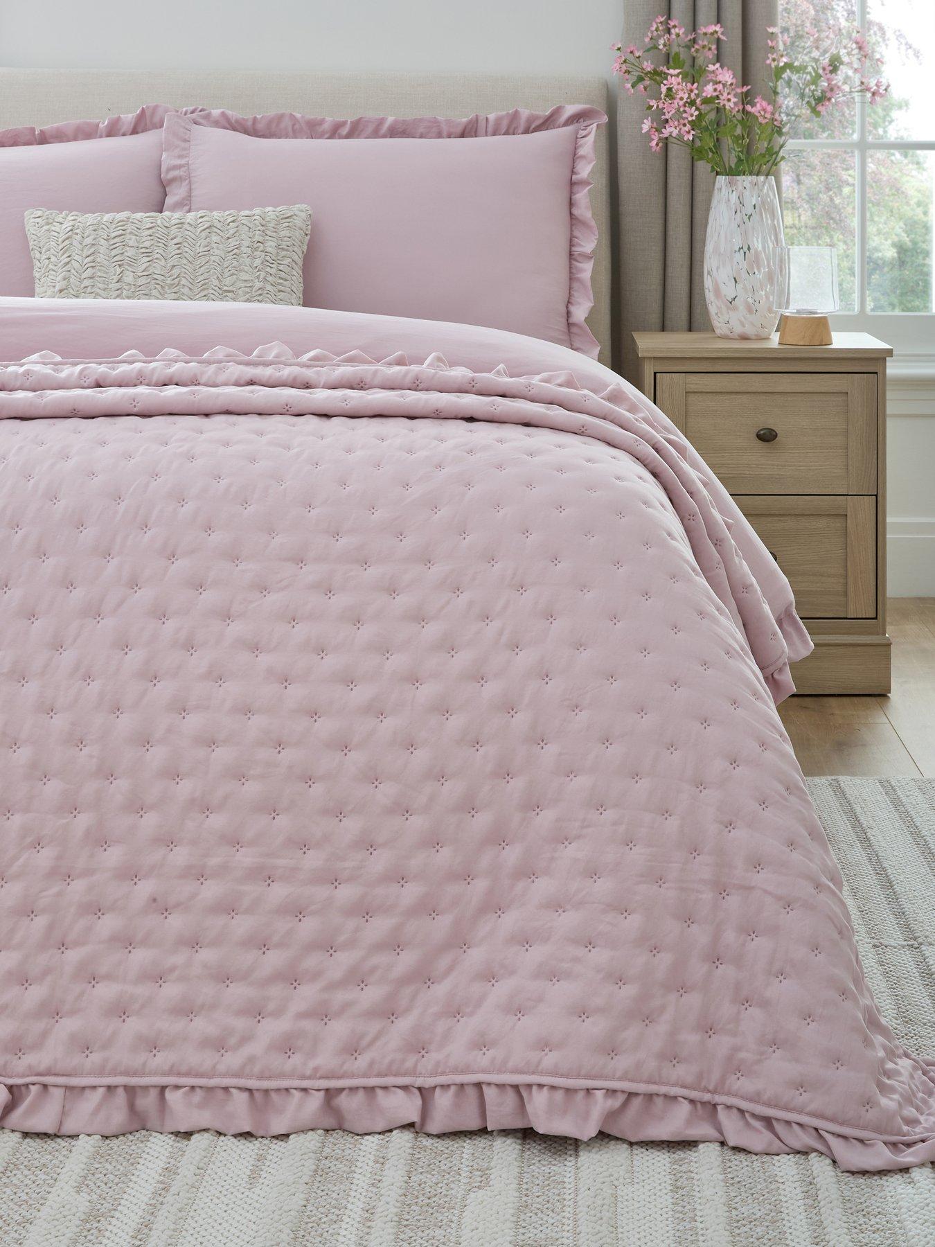The Very Collection Ruffle Edge Pinsonic Bedspread Throw - Pink