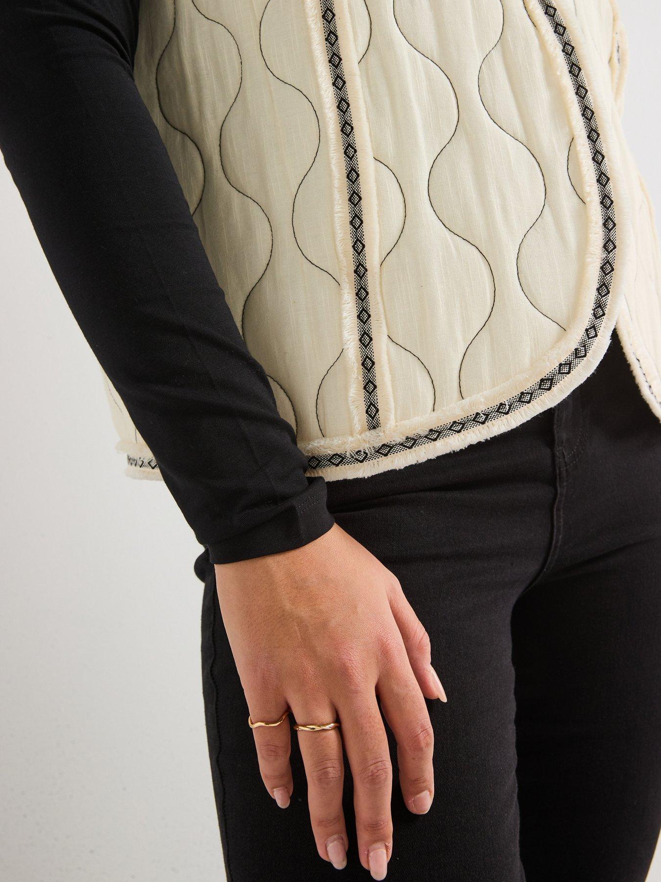  image of v-by-very-curve-quilted-edge-to-edge-gilet-white