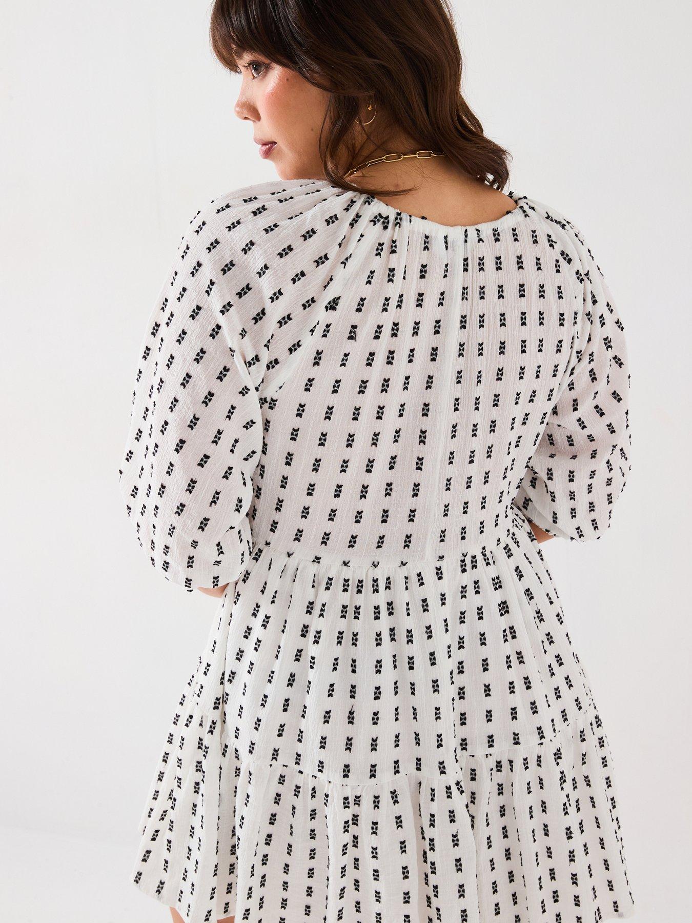 Image 2 of 6 of V by Very Curve Textured Cotton Smock Mini Dress - White/Black