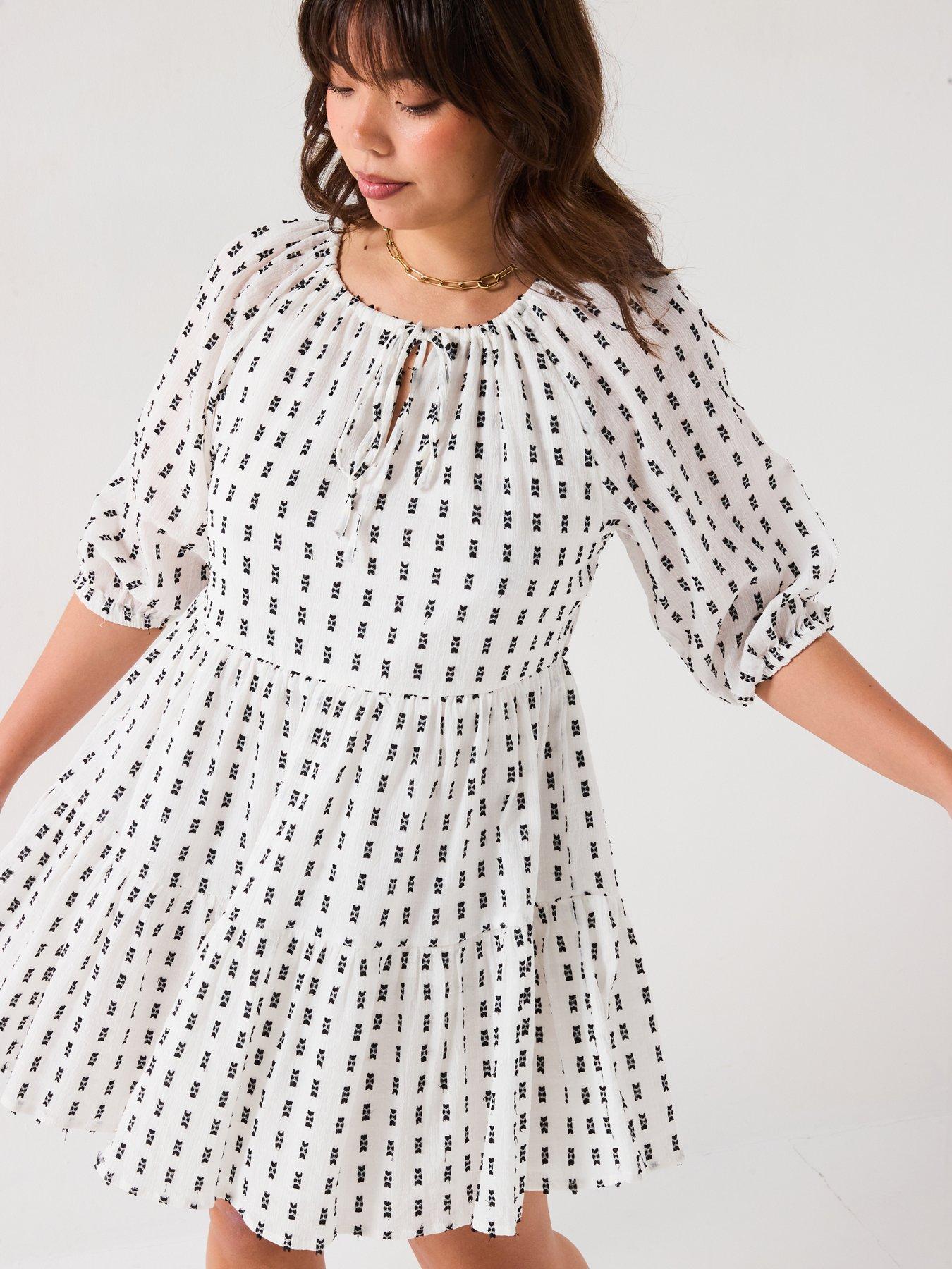 Image 4 of 6 of V by Very Curve Textured Cotton Smock Mini Dress - White/Black