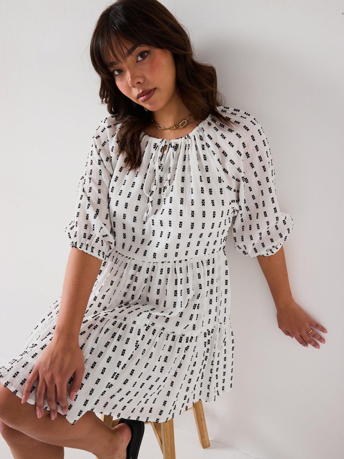 Image 5 of 6 of V by Very Curve Textured Cotton Smock Mini Dress - White/Black