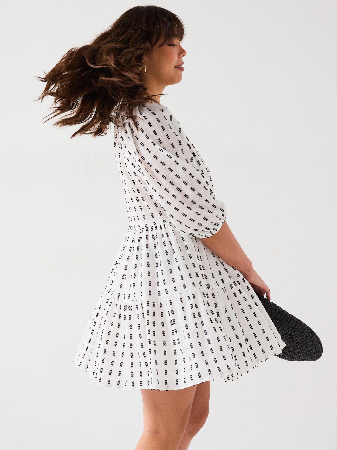 Image 6 of 6 of V by Very Curve Textured Cotton Smock Mini Dress - White/Black
