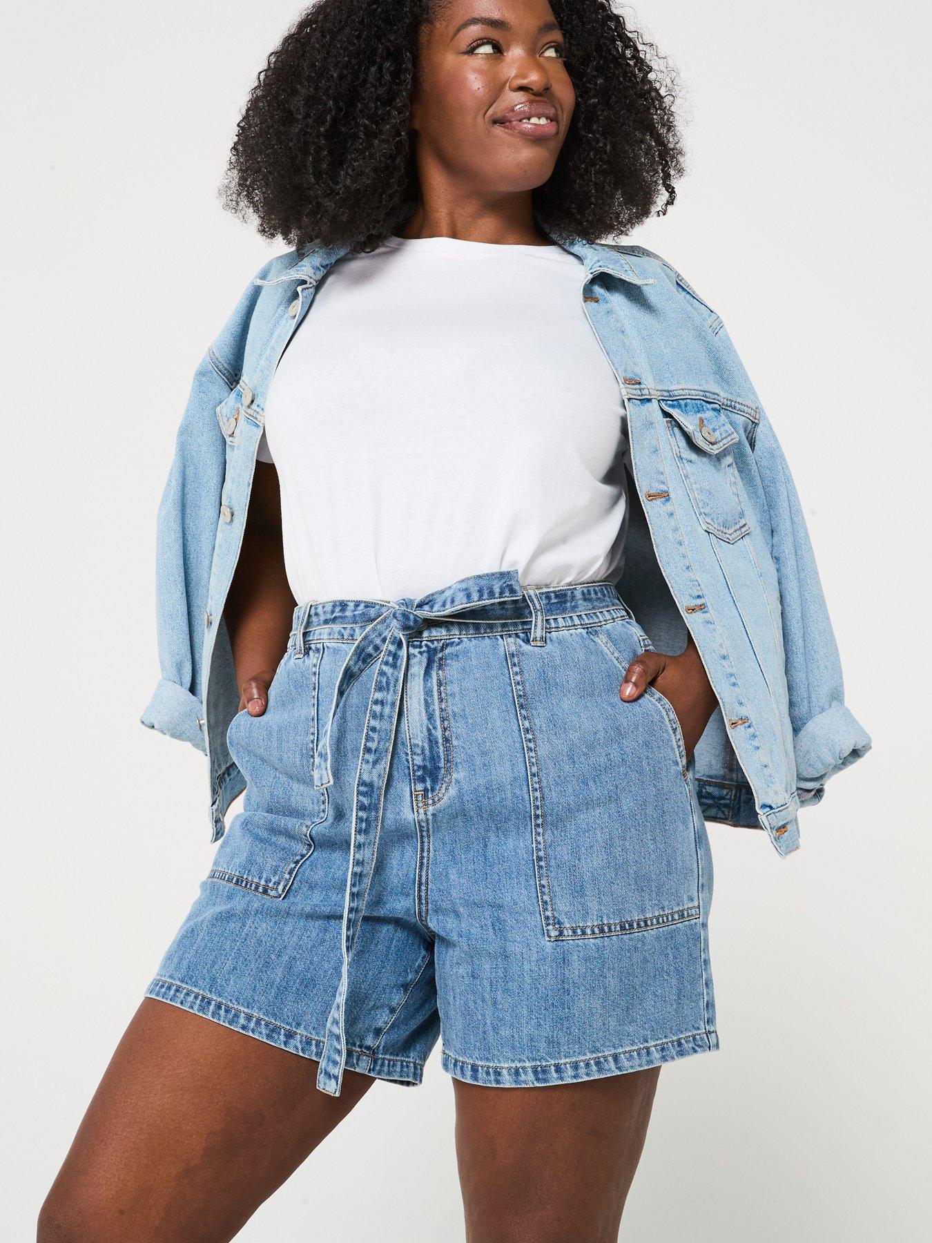 Image 4 of 5 of V by Very Curve Elasticated Waist Denim Short - Mid Wash