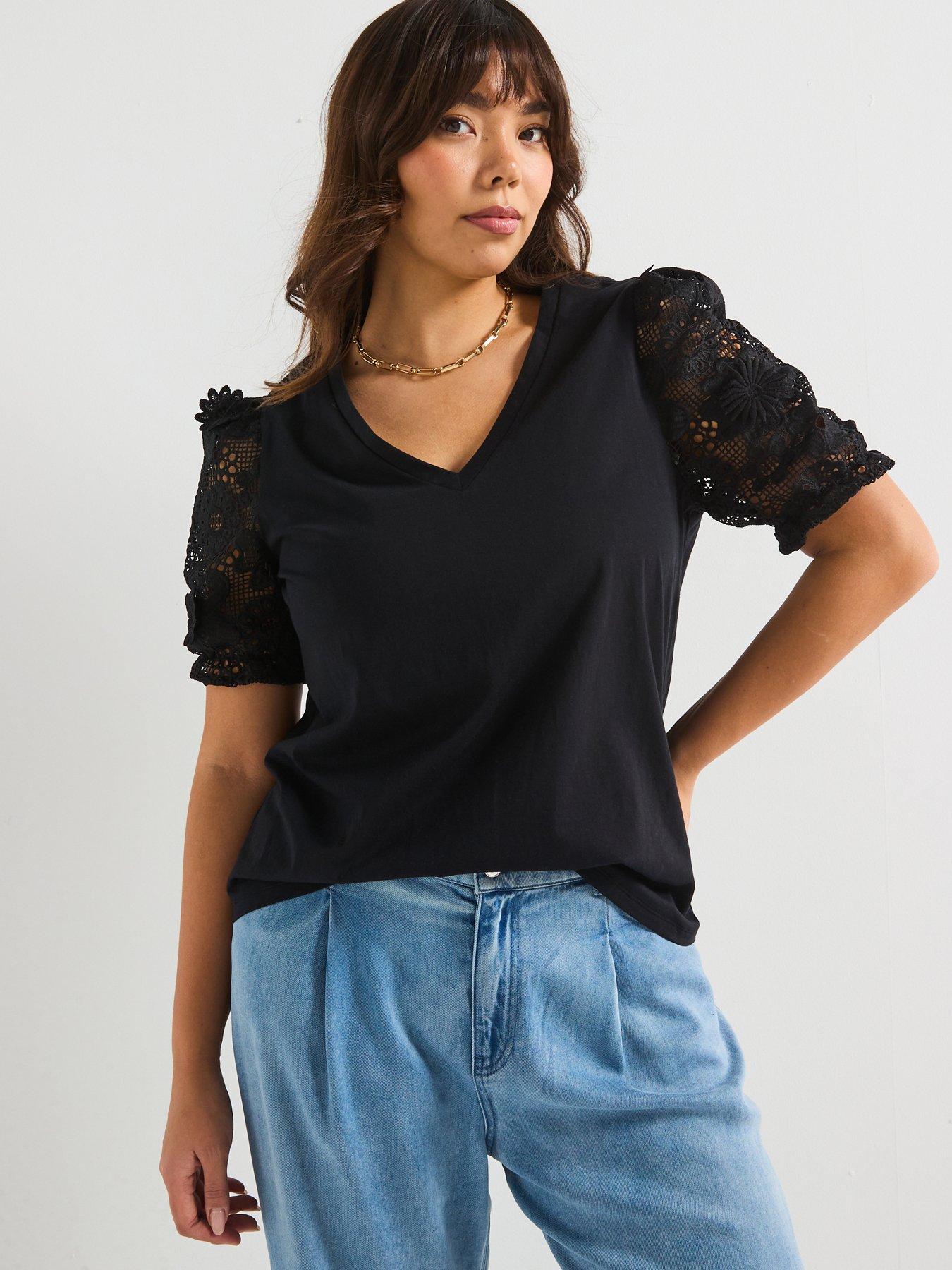 undefined Applique Floral Neck T-Shirt - Black