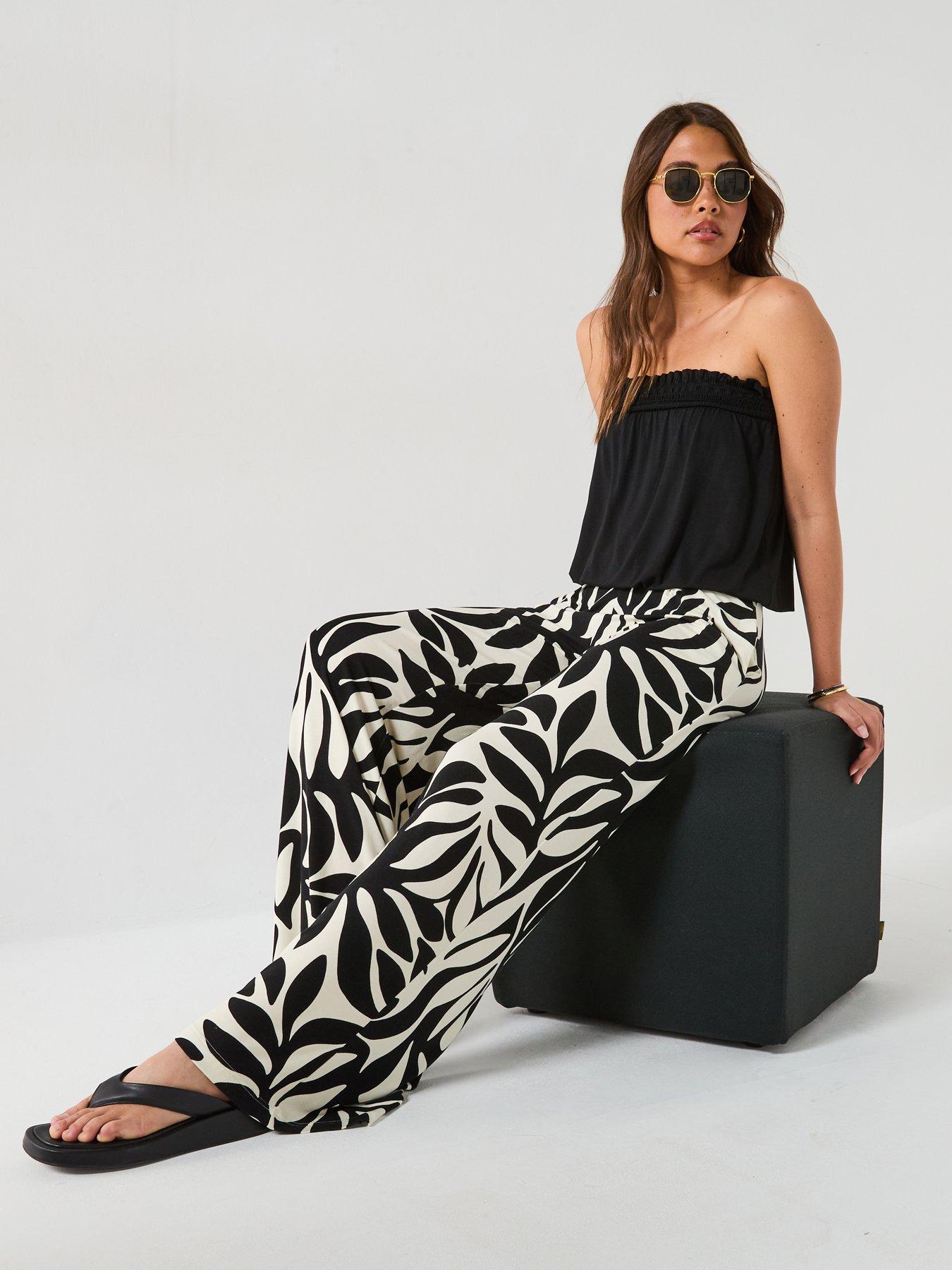  image of everyday-bubble-hem-bandeau-top-black