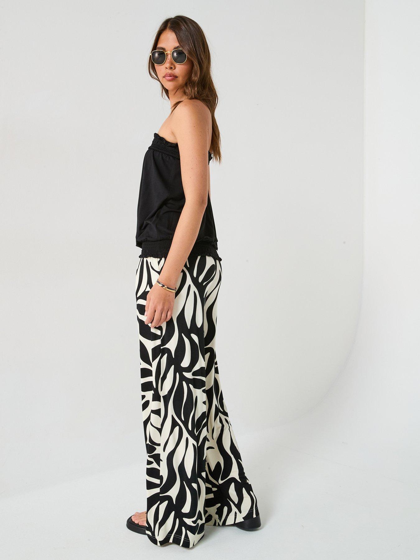  image of everyday-bubble-hem-bandeau-top-black