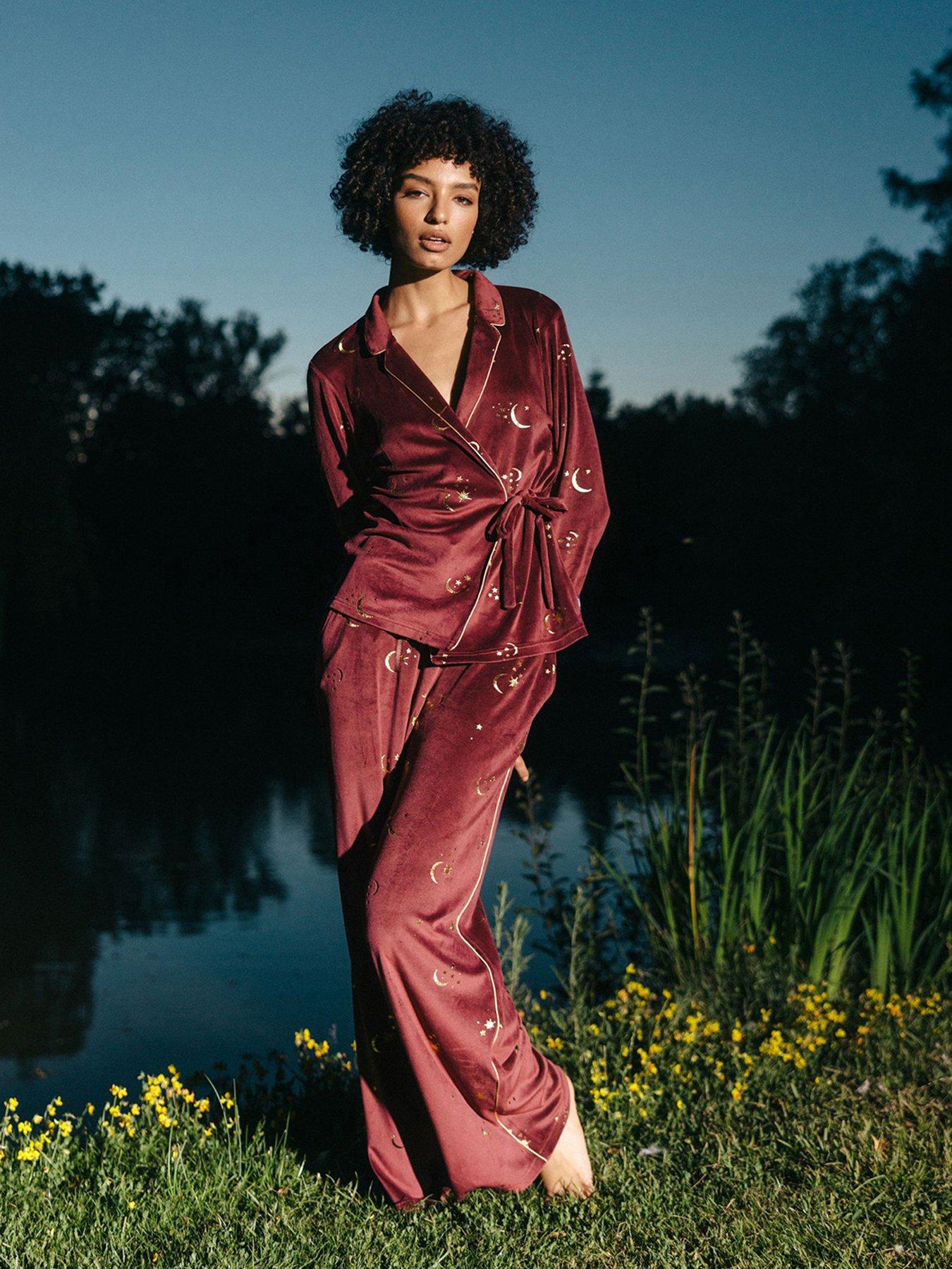 chelsea-peers-velour-gold-foil-moons-amp-stars-long-pyjama-set