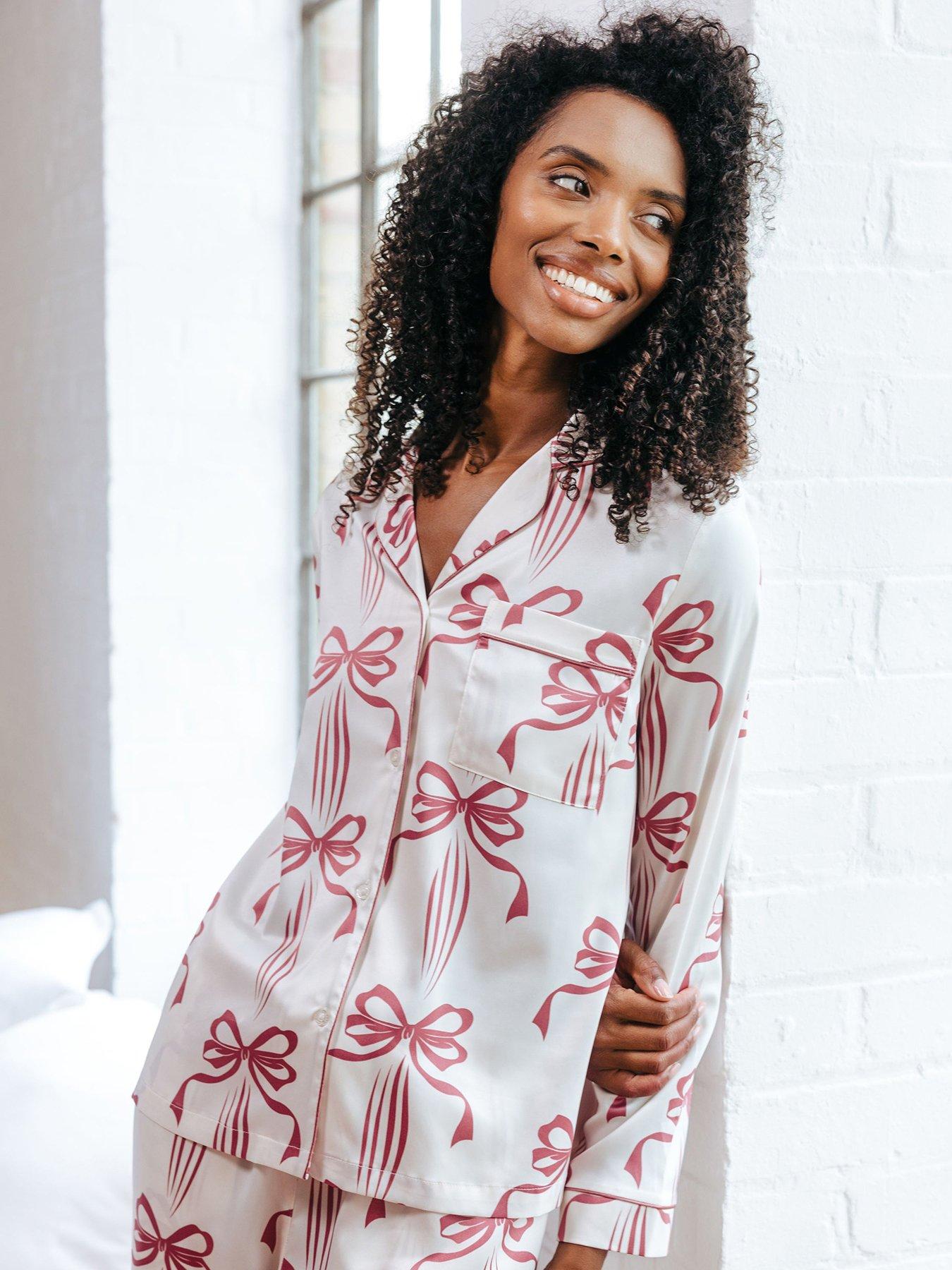 CHELSEA PEERS Satin Christmas Ribbon Bow Print Long Pyjama Set