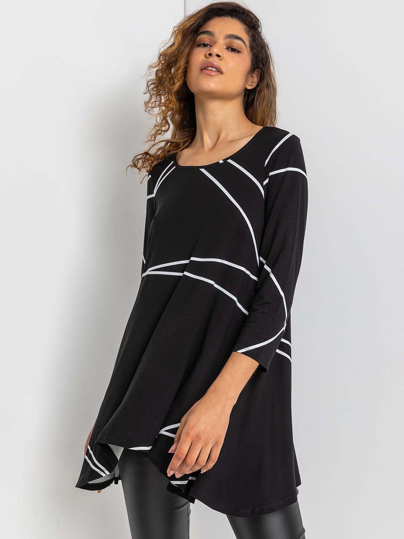 undefined Linear Print Hanky Hem Top - Black