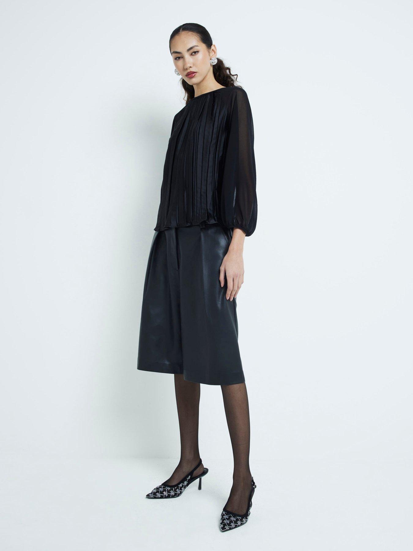 undefined Hybrid Crinkle Top - Black