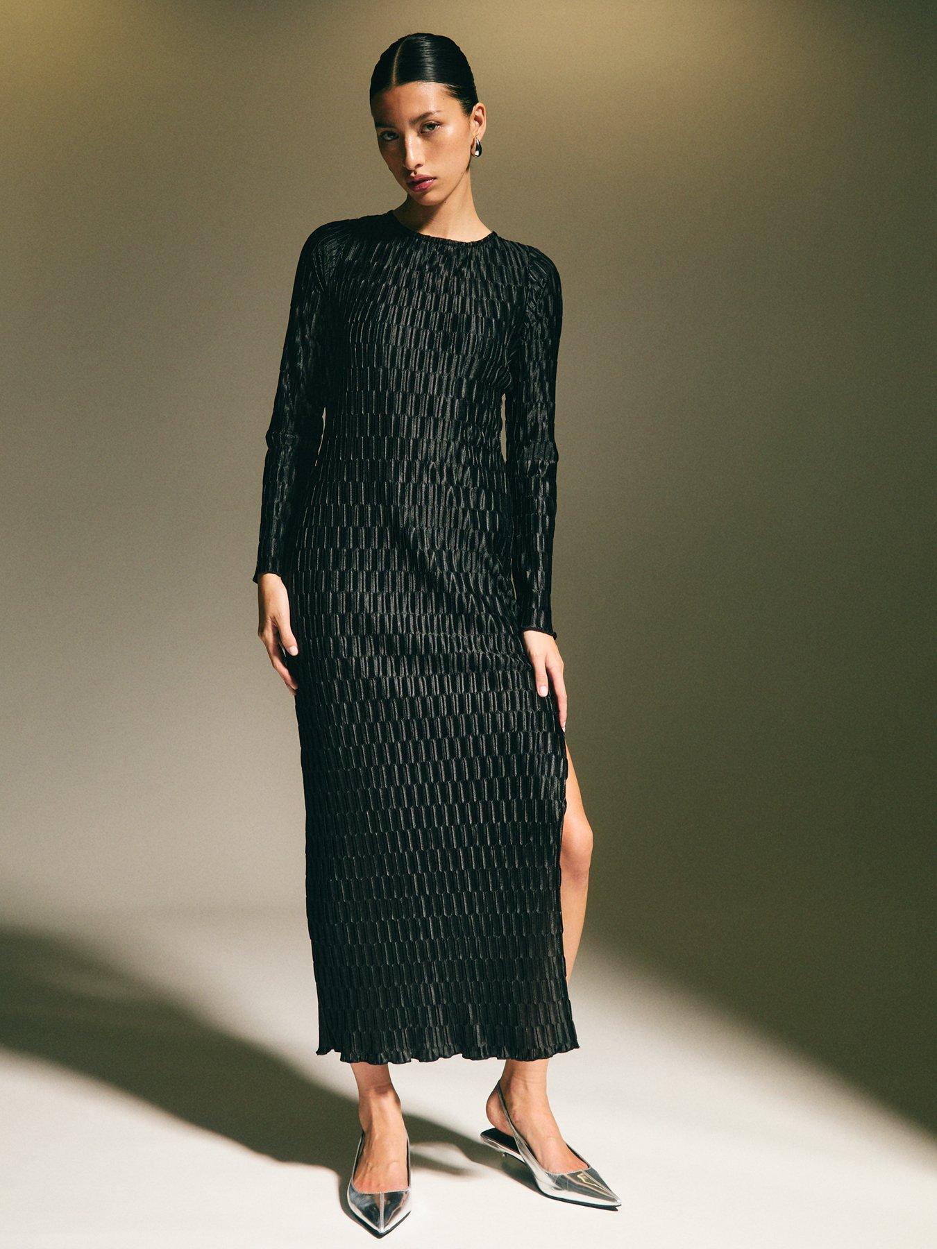 undefined Geometric Plisse Pleat Midi Dress - Black