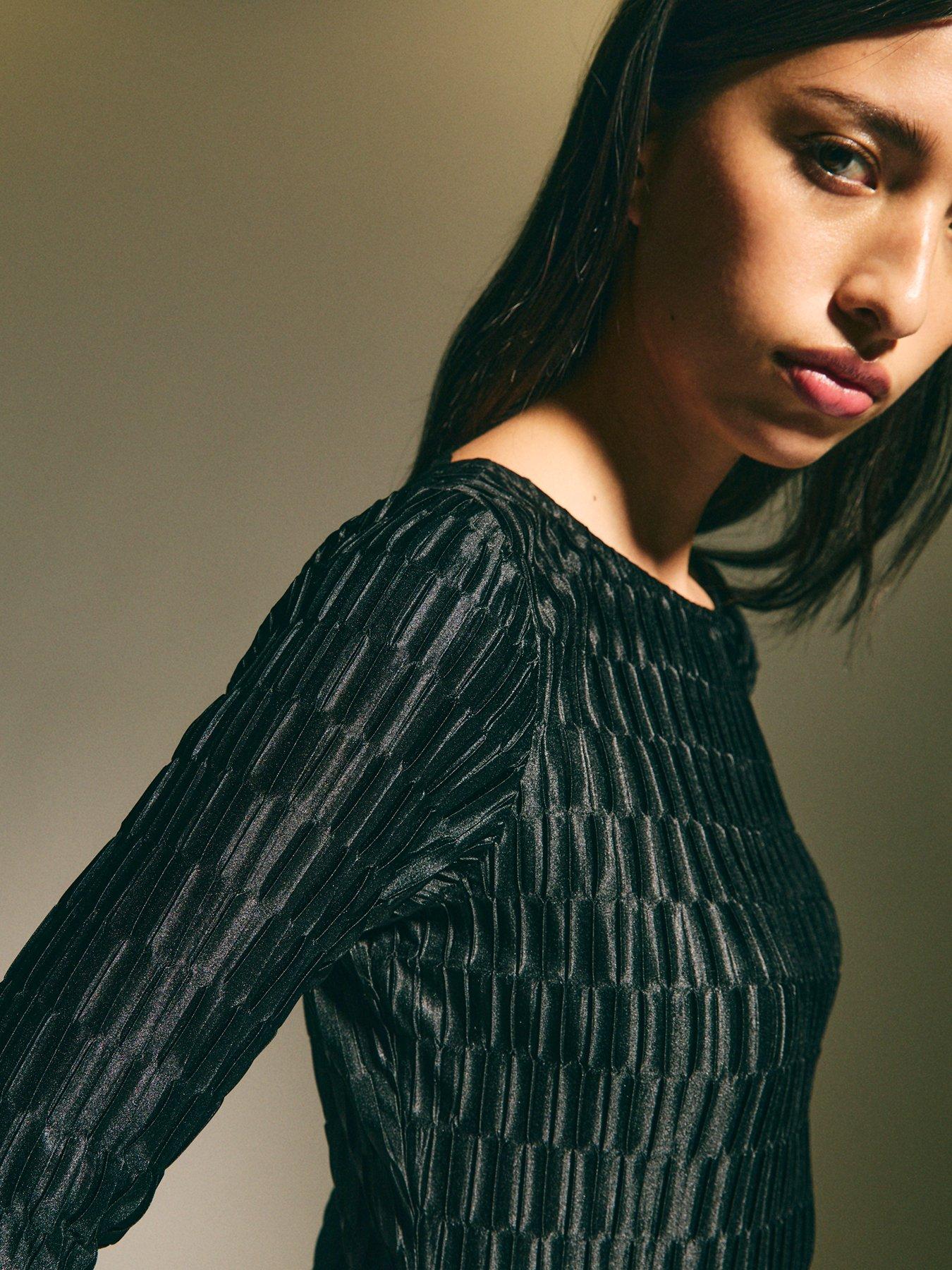 Image 4 of 4 of New Look Plisse Long Sleeve Mini Dress - Black