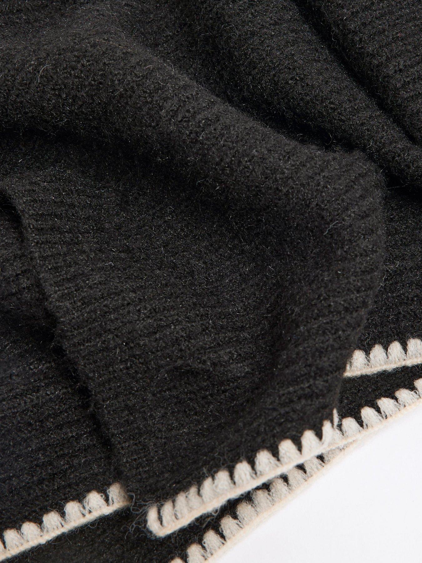 Image 4 of 4 of River Island Blanket Stitch Gift Set - Black