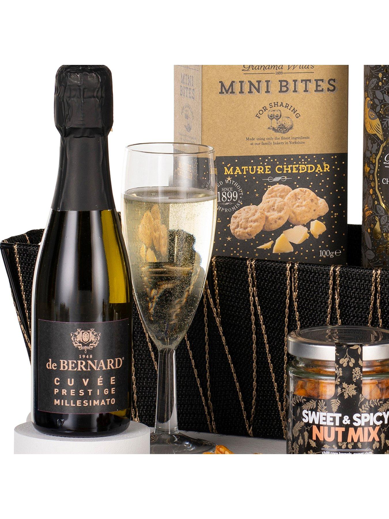  image of virginia-hayward-jolly-christmas-treats