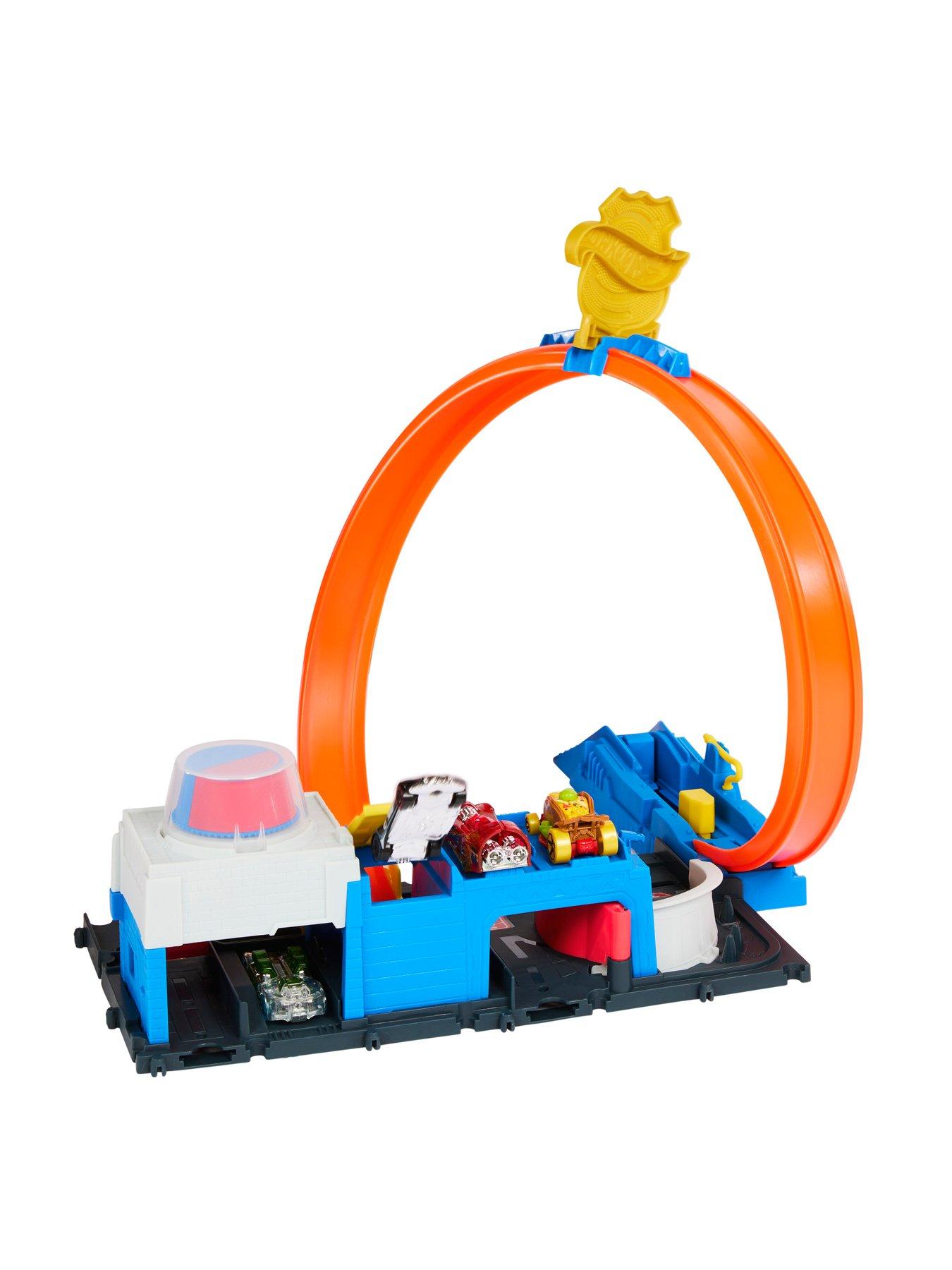 Image 5 of 7 of Hot Wheels City Super Police Station