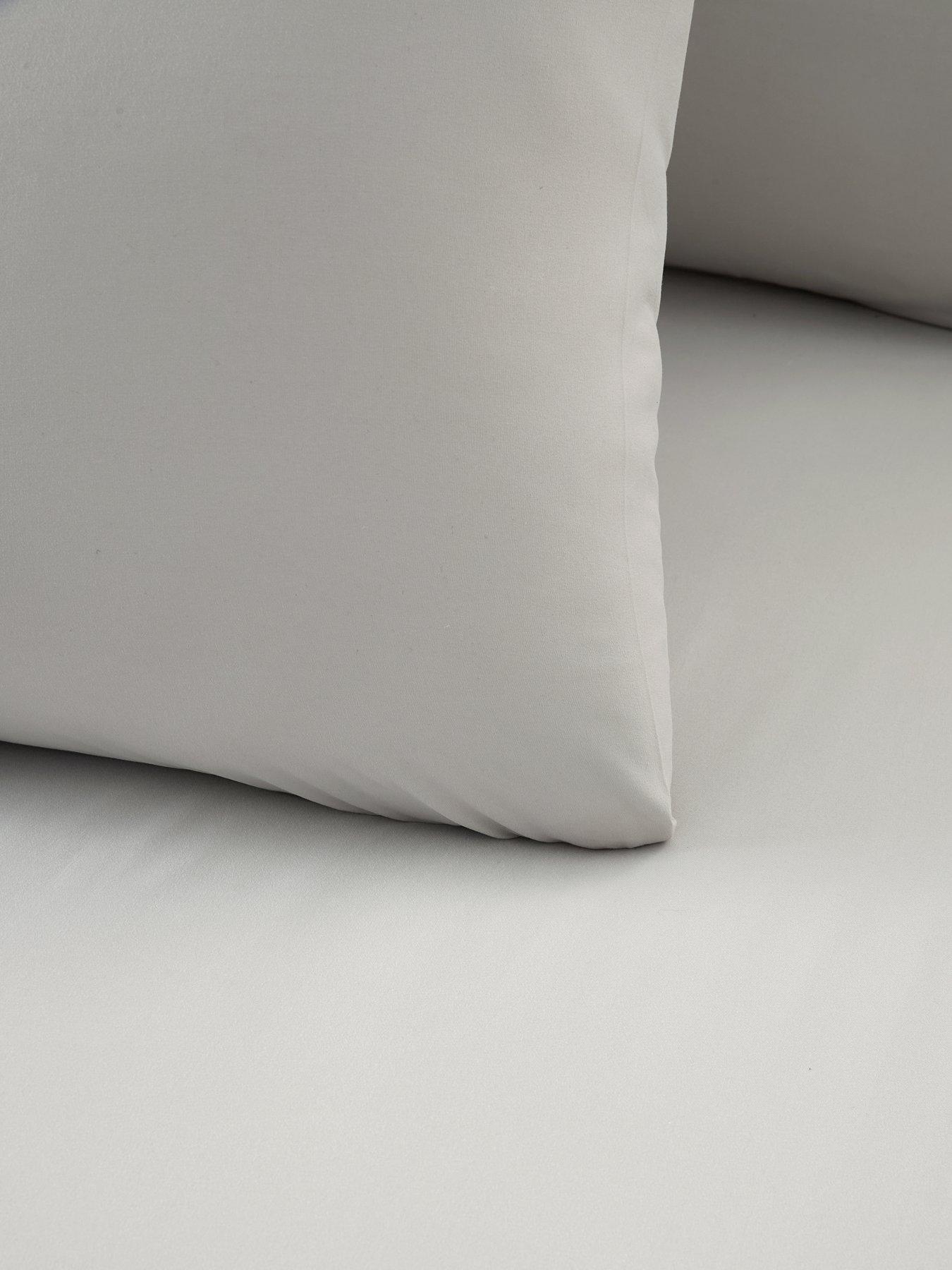 Image 4 of 4 of The Very Collection Super Soft Easy Iron Pack of 4 Pillowcases