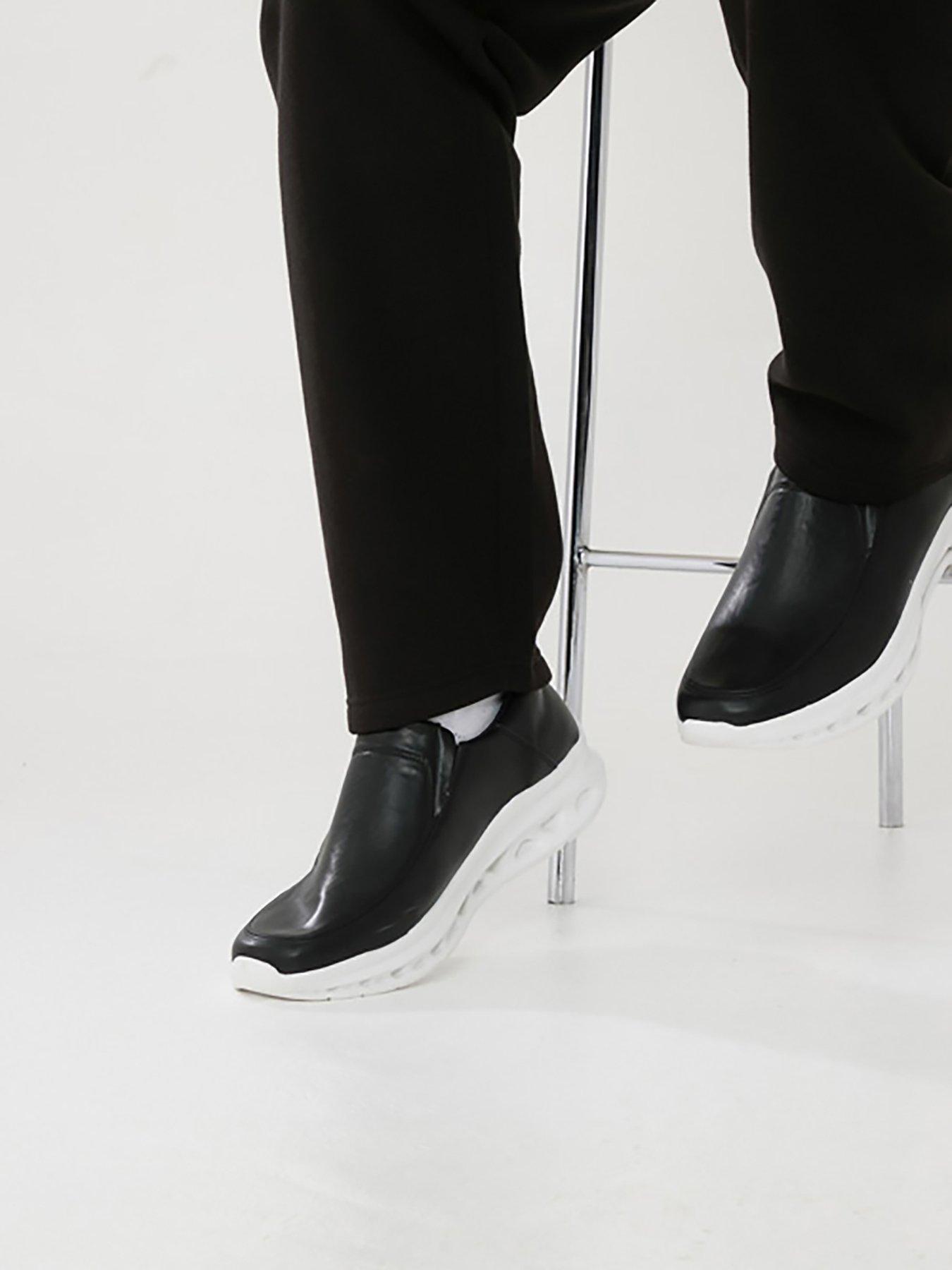  image of d555-carlisle-kingsize-hands-free-casual-slip-on-shoes-black