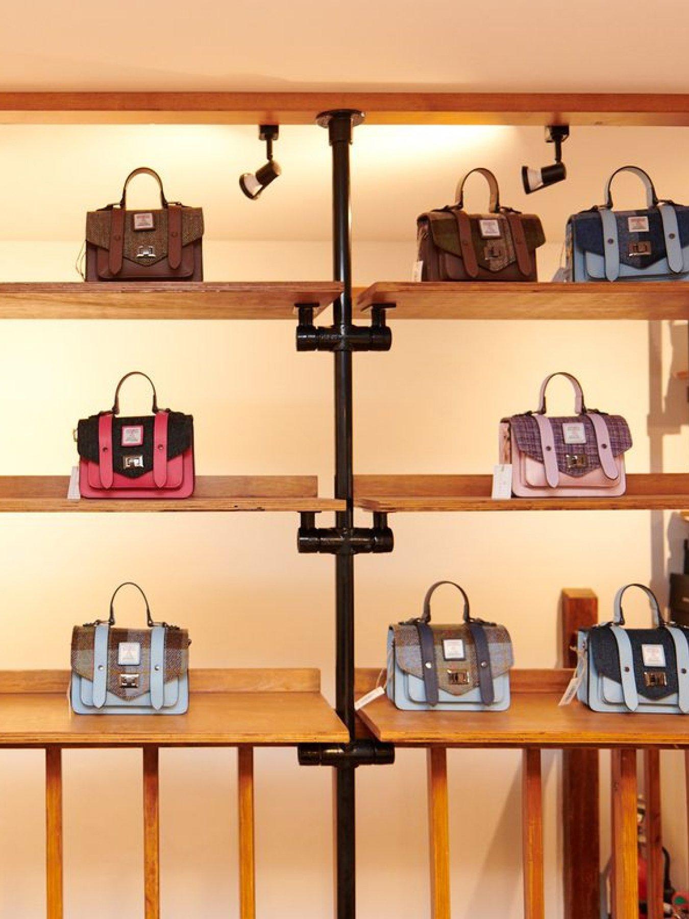 Image 2 of 4 of Virgin Experience Days Tweed Harris Handbag Workshop for One
