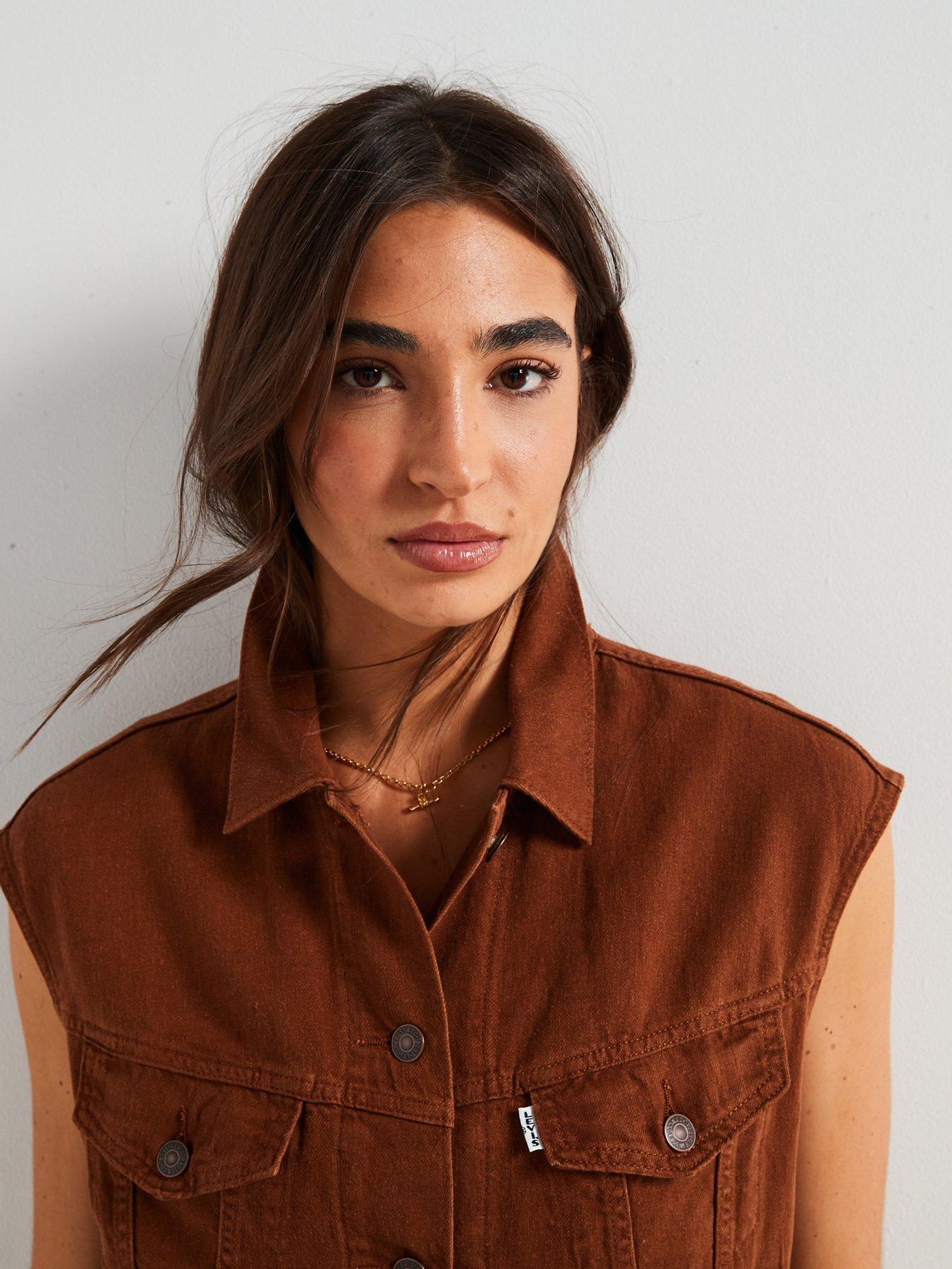 image of levis-shrunken-90s-linen-denim-vest-white