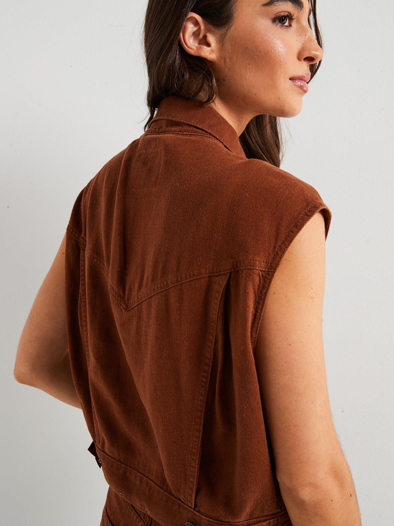  image of levis-shrunken-90s-linen-denim-vest-white