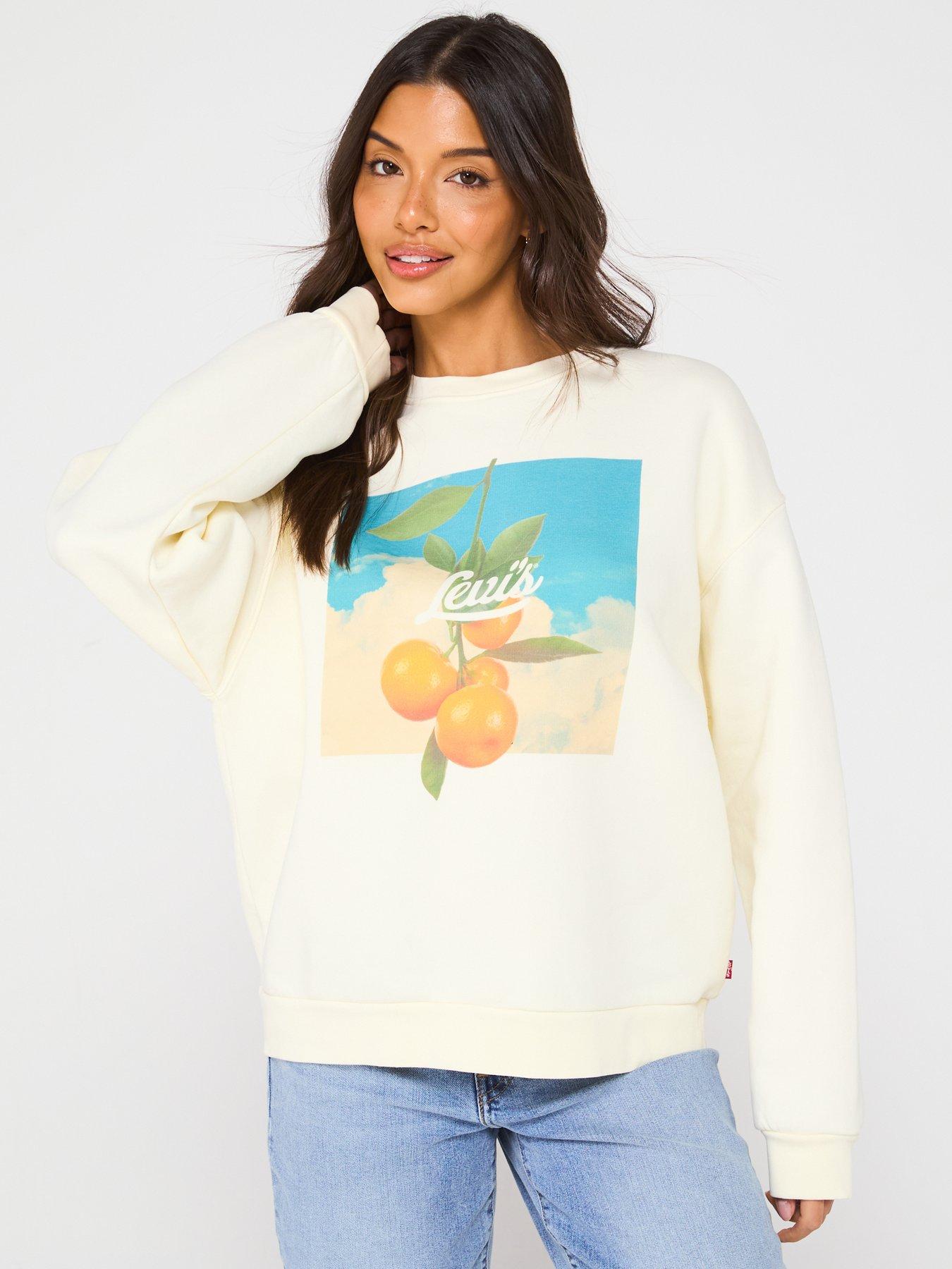 levis-graphic-salinas-crew-stay-fresh-photo-pri-beige