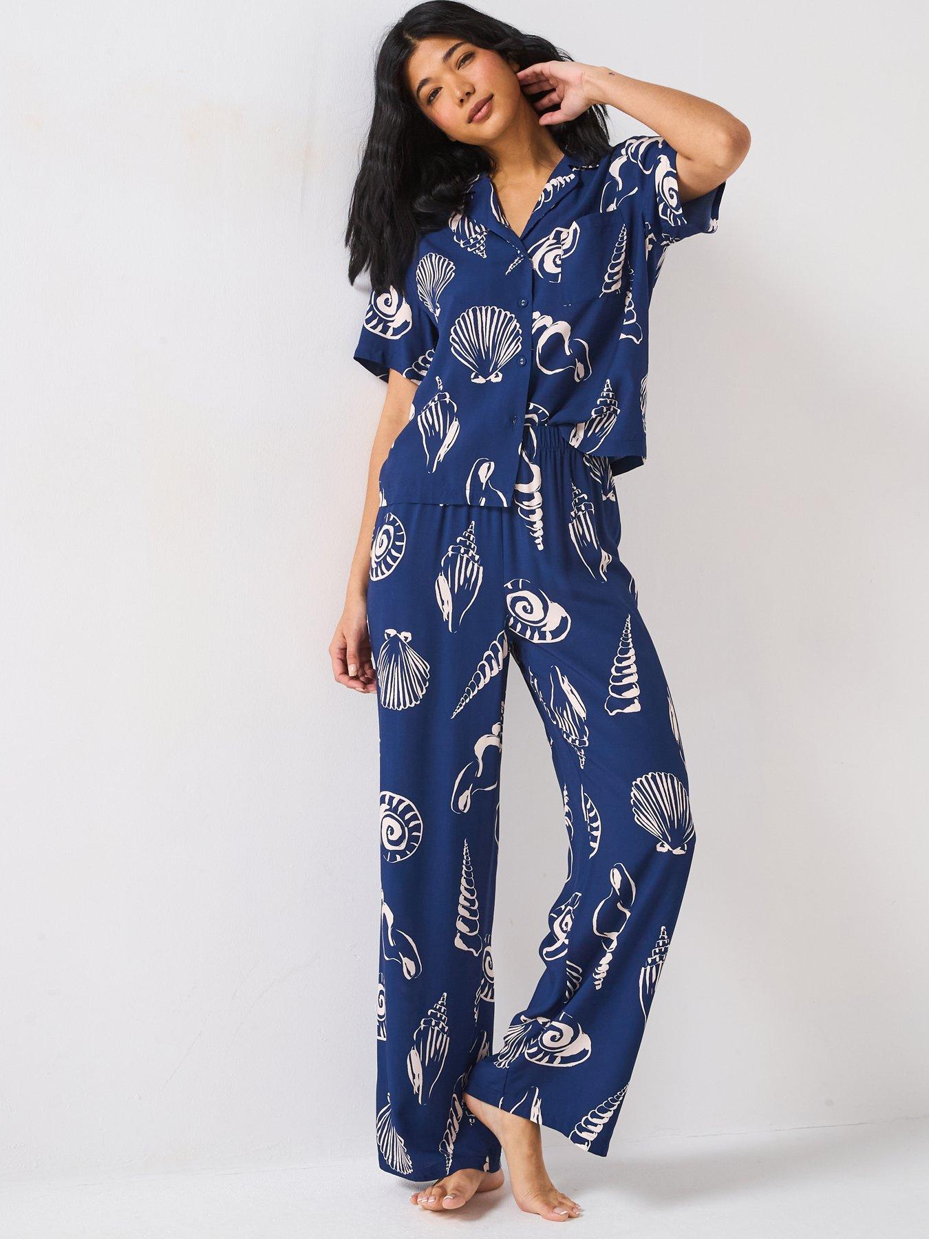 Image 3 of 4 of V by Very Short Sleeve Shell Print Cotton Revere Pyjama Set - Multi