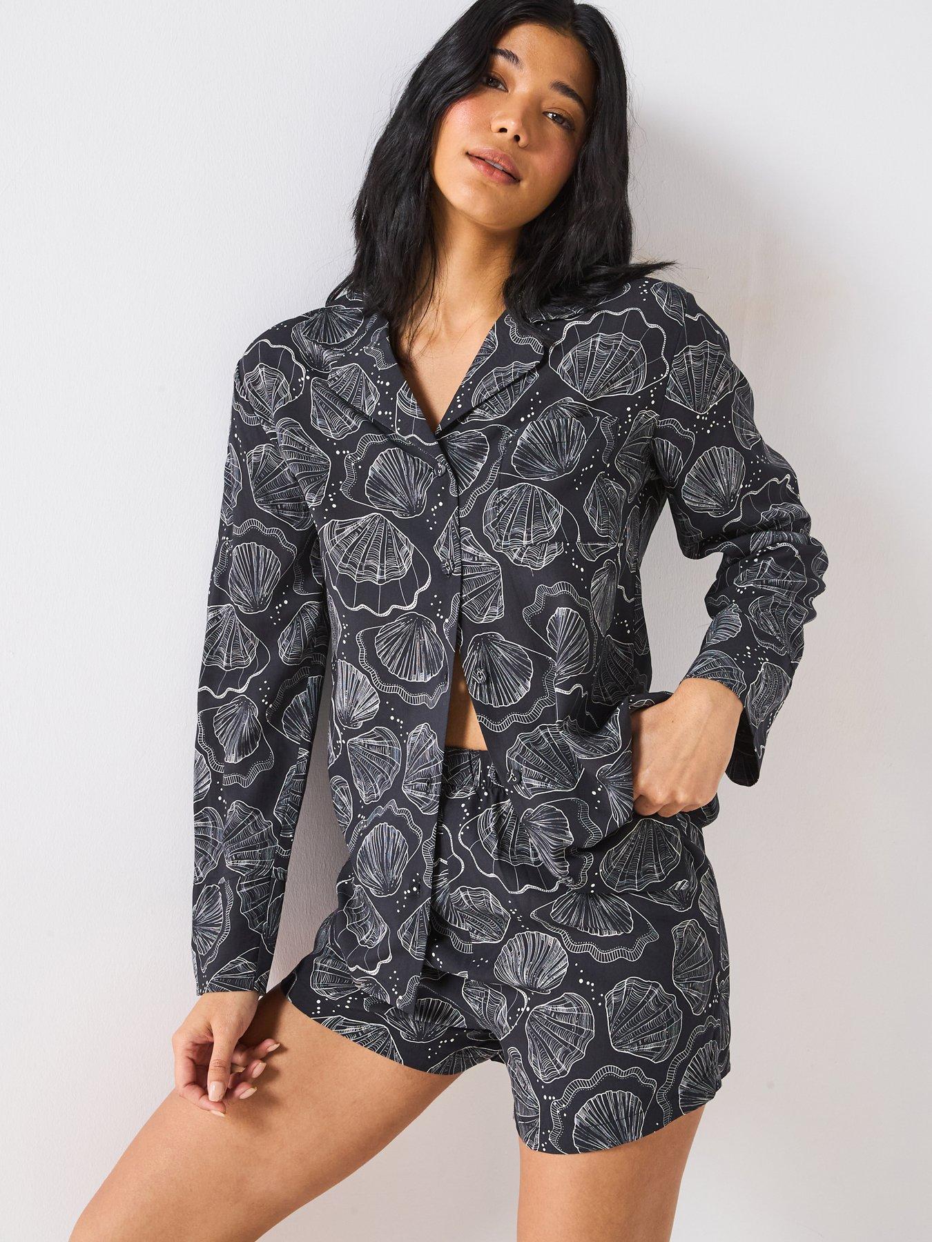 undefined Woven Shell Print Revere Long Sleeve Short Set