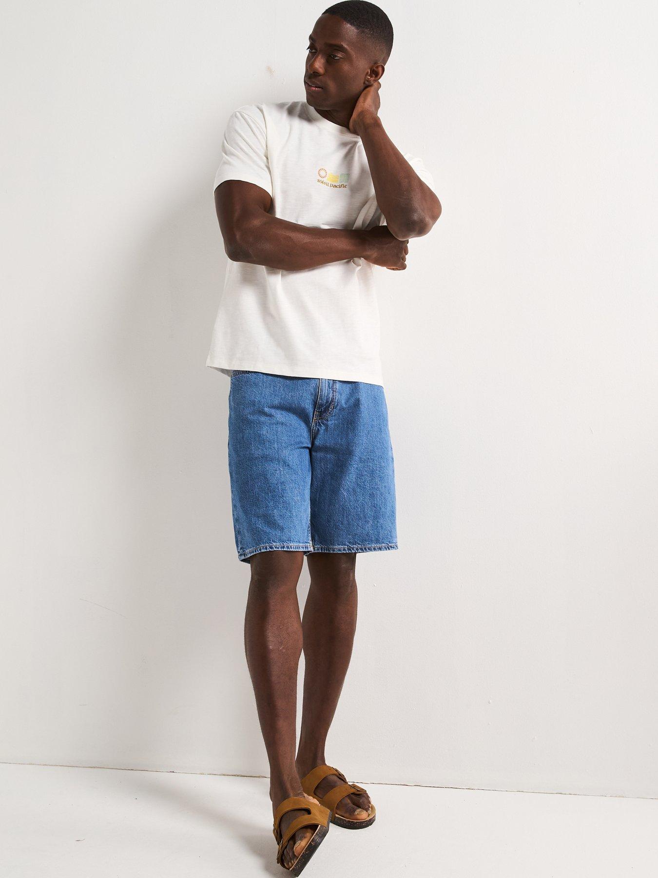 Image 3 of 6 of Very Man Relaxed Fit Soleil Pacific Back Print T-Shirt - Ecru