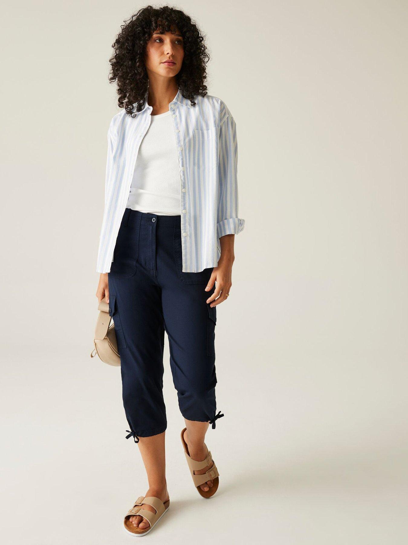 undefined Womens Shorebellacapri Cargo Capri Trousers- Navy