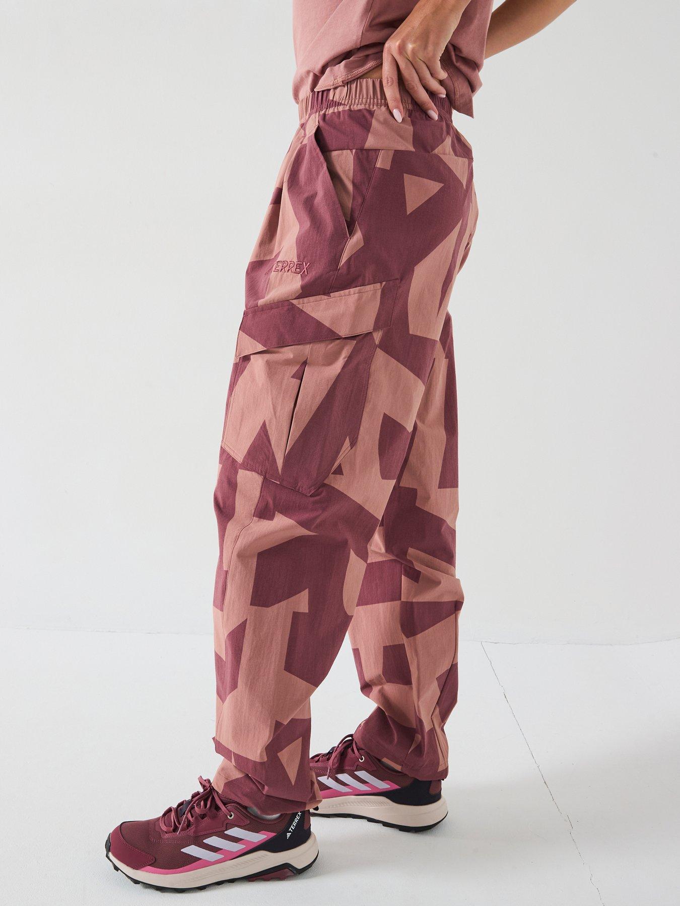 adidas-terrex-womens-printed-cargo-pants-crimsonclayfigcrimson