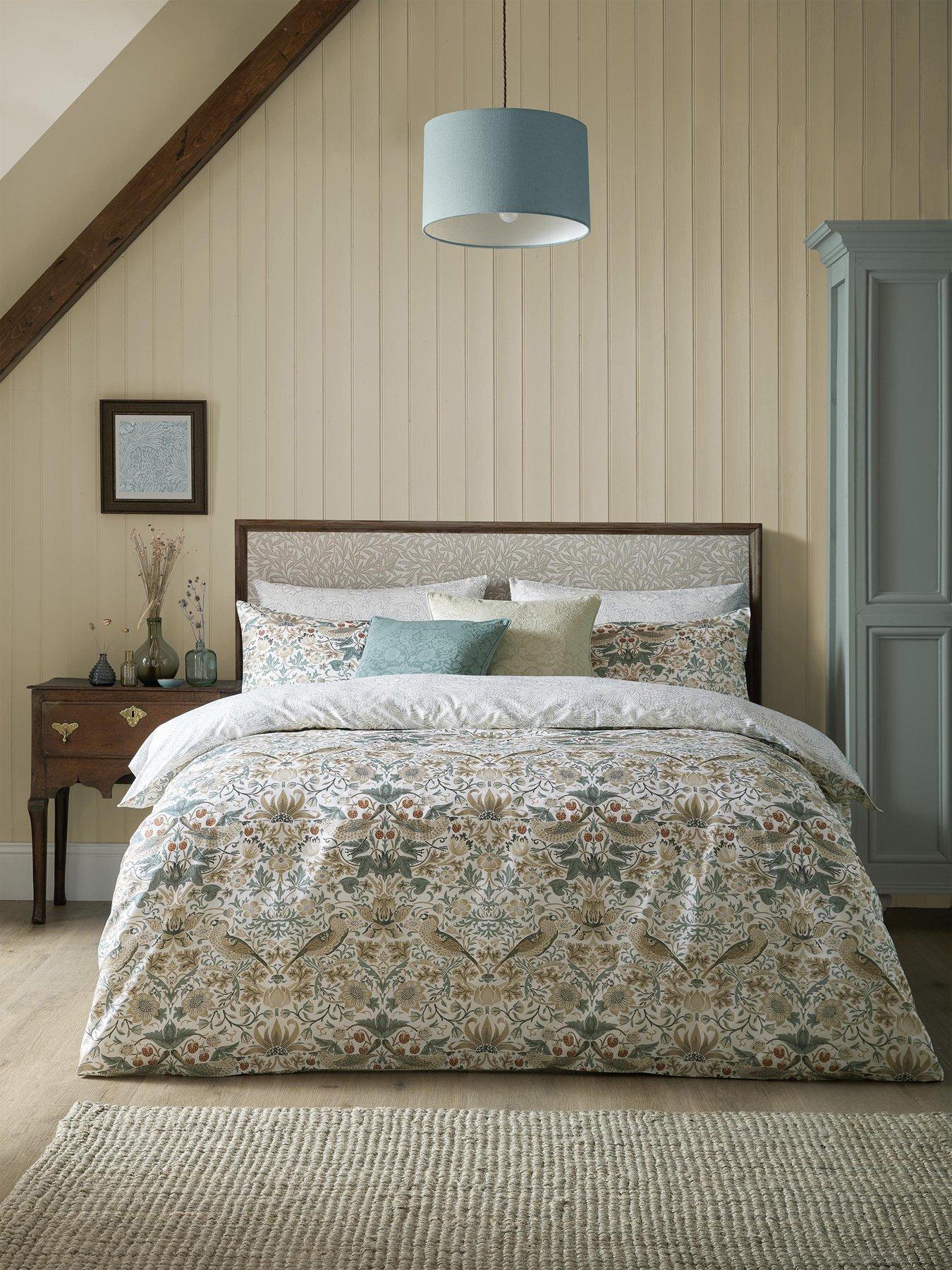 William Morris at Home Strawberry Thief 100% Cotton Sateen Duvet Set